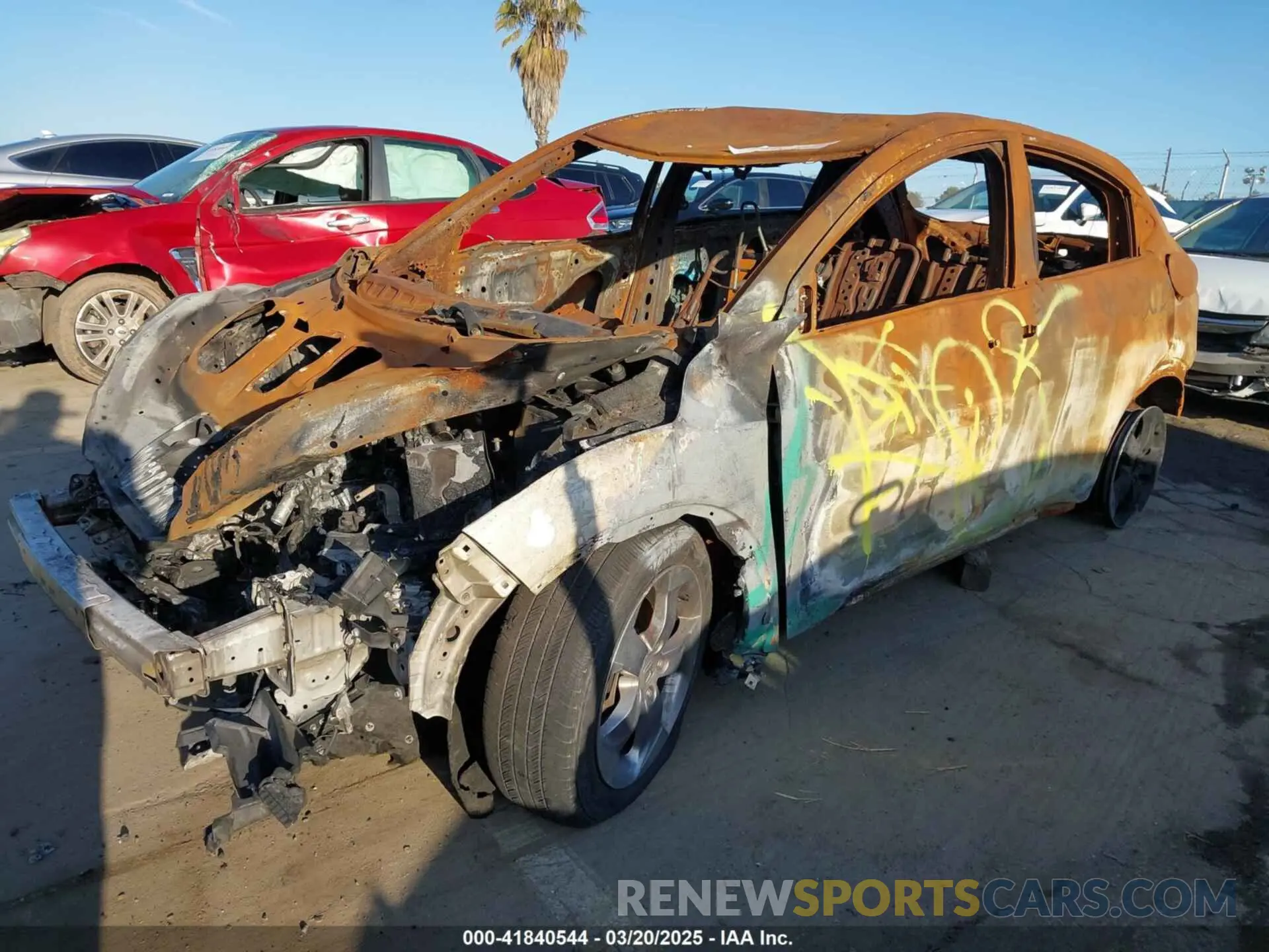2 Photograph of a damaged car 3CZRU5H3XKM724246 HONDA HR-V 2019