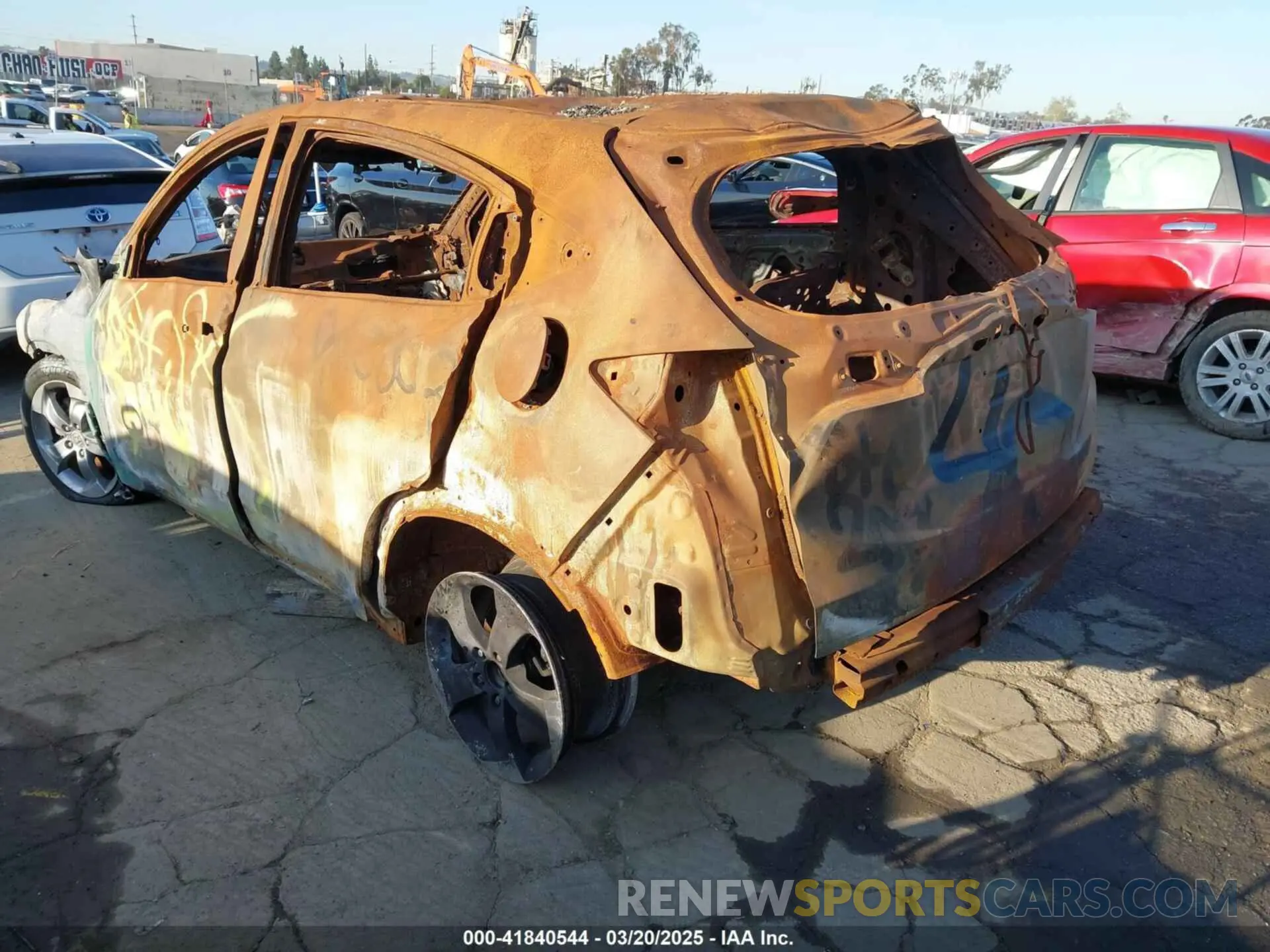 3 Photograph of a damaged car 3CZRU5H3XKM724246 HONDA HR-V 2019