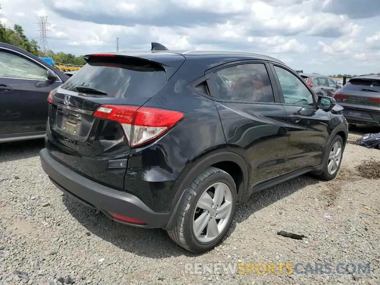 3 Photograph of a damaged car 3CZRU5H50KM702774 HONDA HR-V 2019