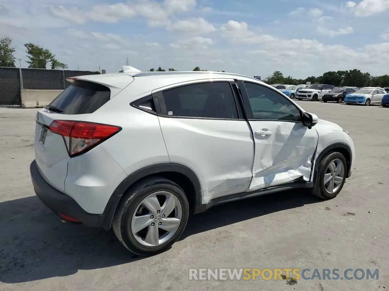 3 Photograph of a damaged car 3CZRU5H50KM705092 HONDA HR-V 2019