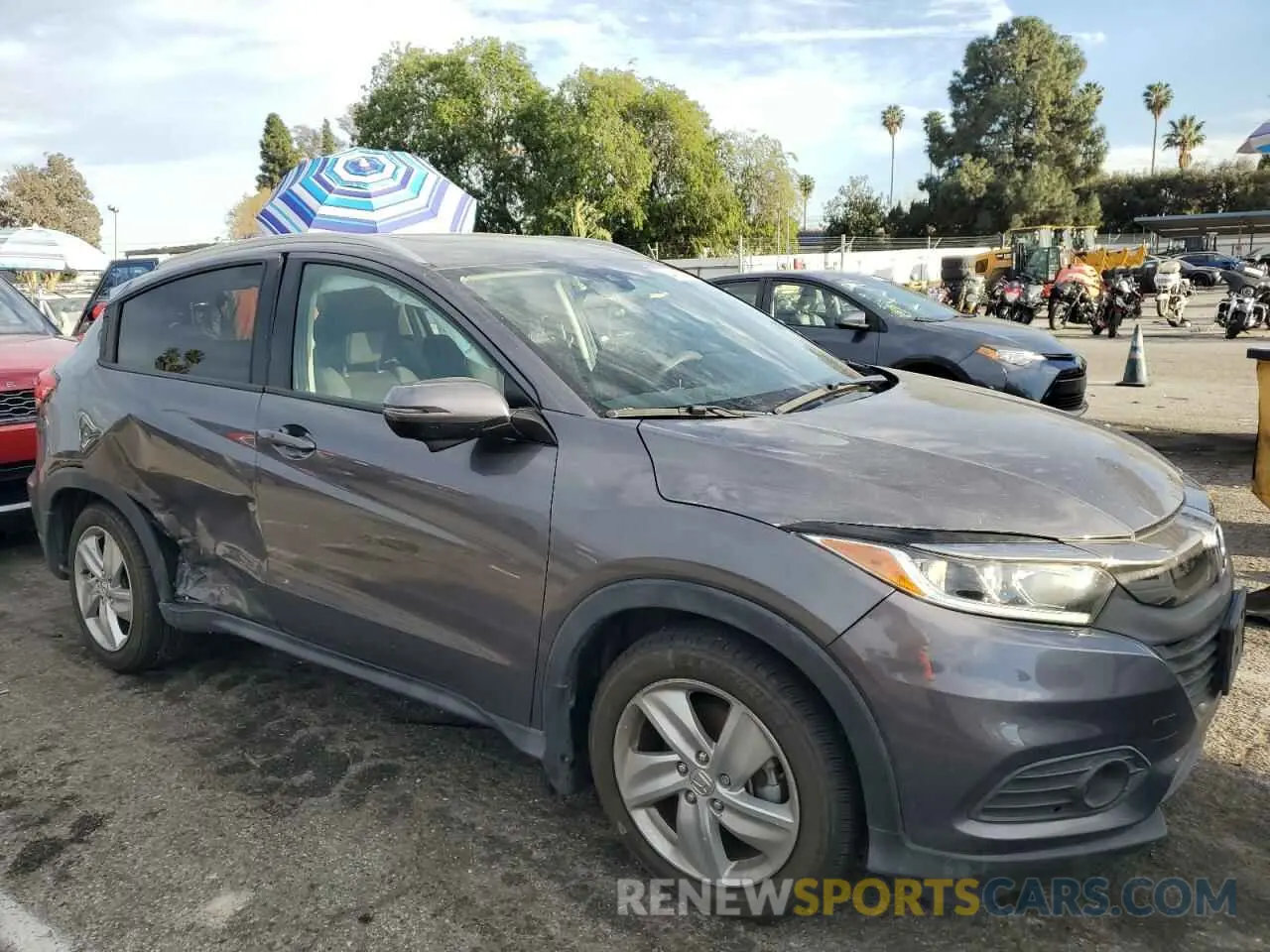 4 Photograph of a damaged car 3CZRU5H50KM710647 HONDA HR-V 2019