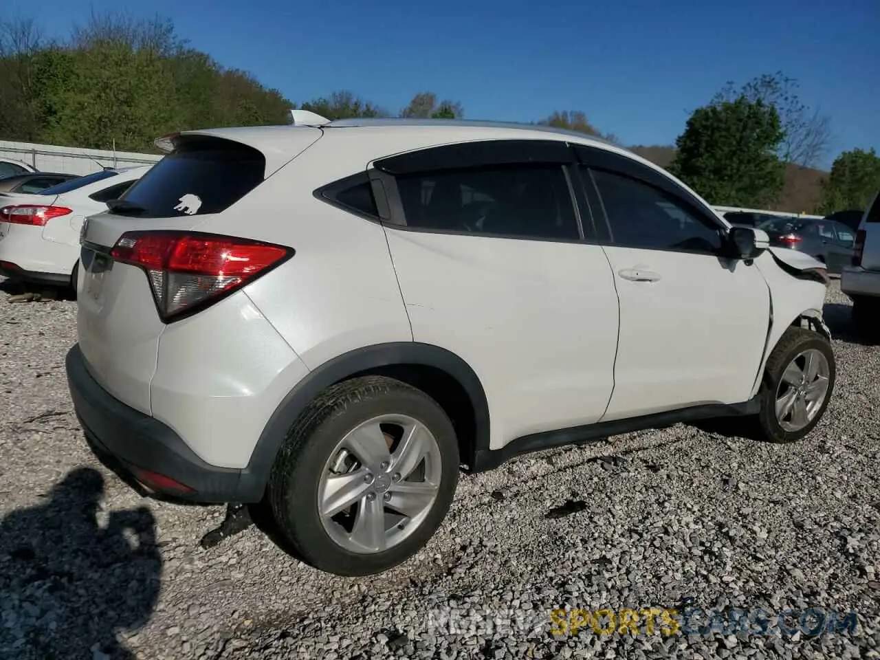 3 Photograph of a damaged car 3CZRU5H51KM714125 HONDA HR-V 2019