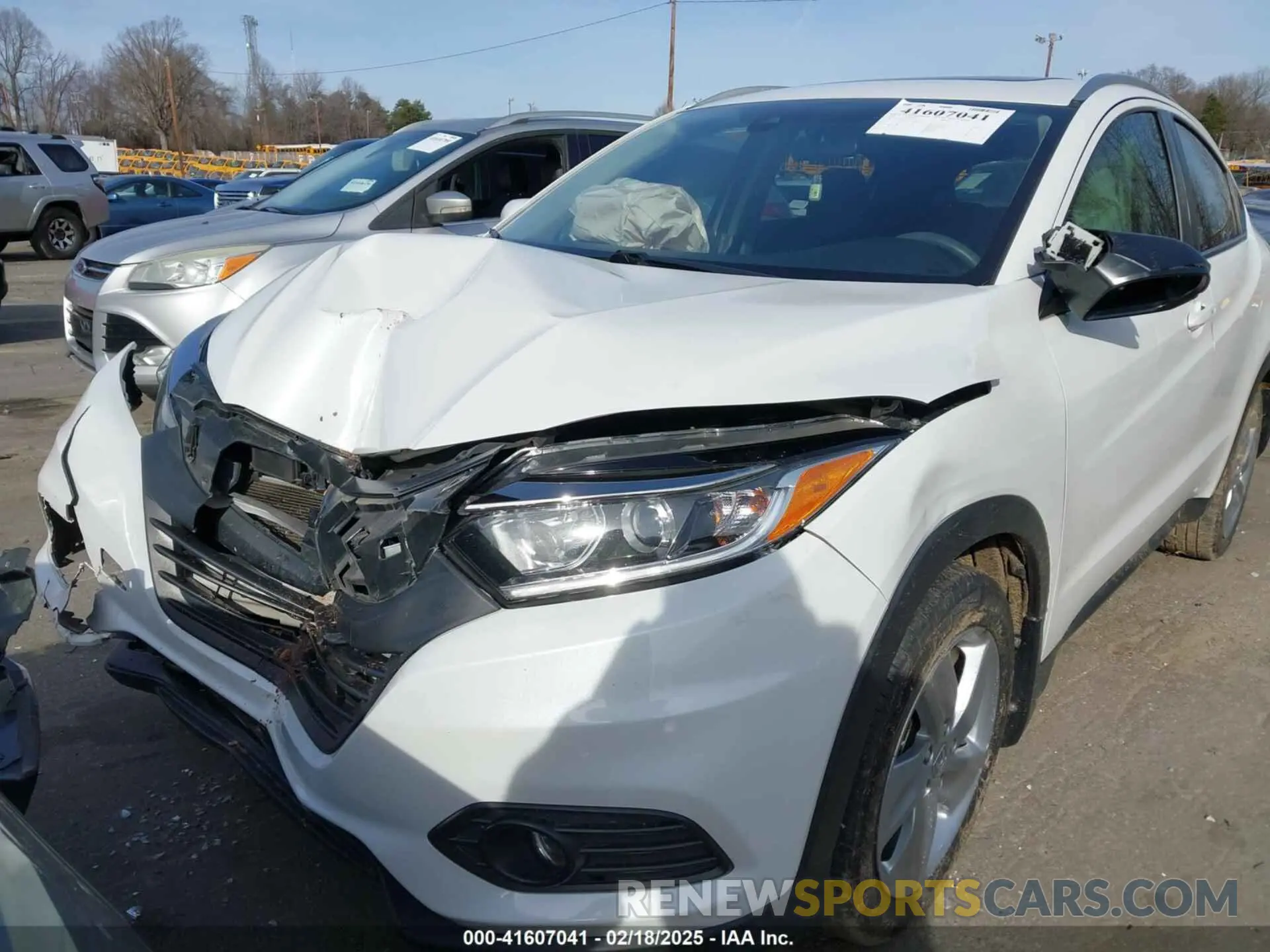 12 Photograph of a damaged car 3CZRU5H51KM726033 HONDA HR-V 2019