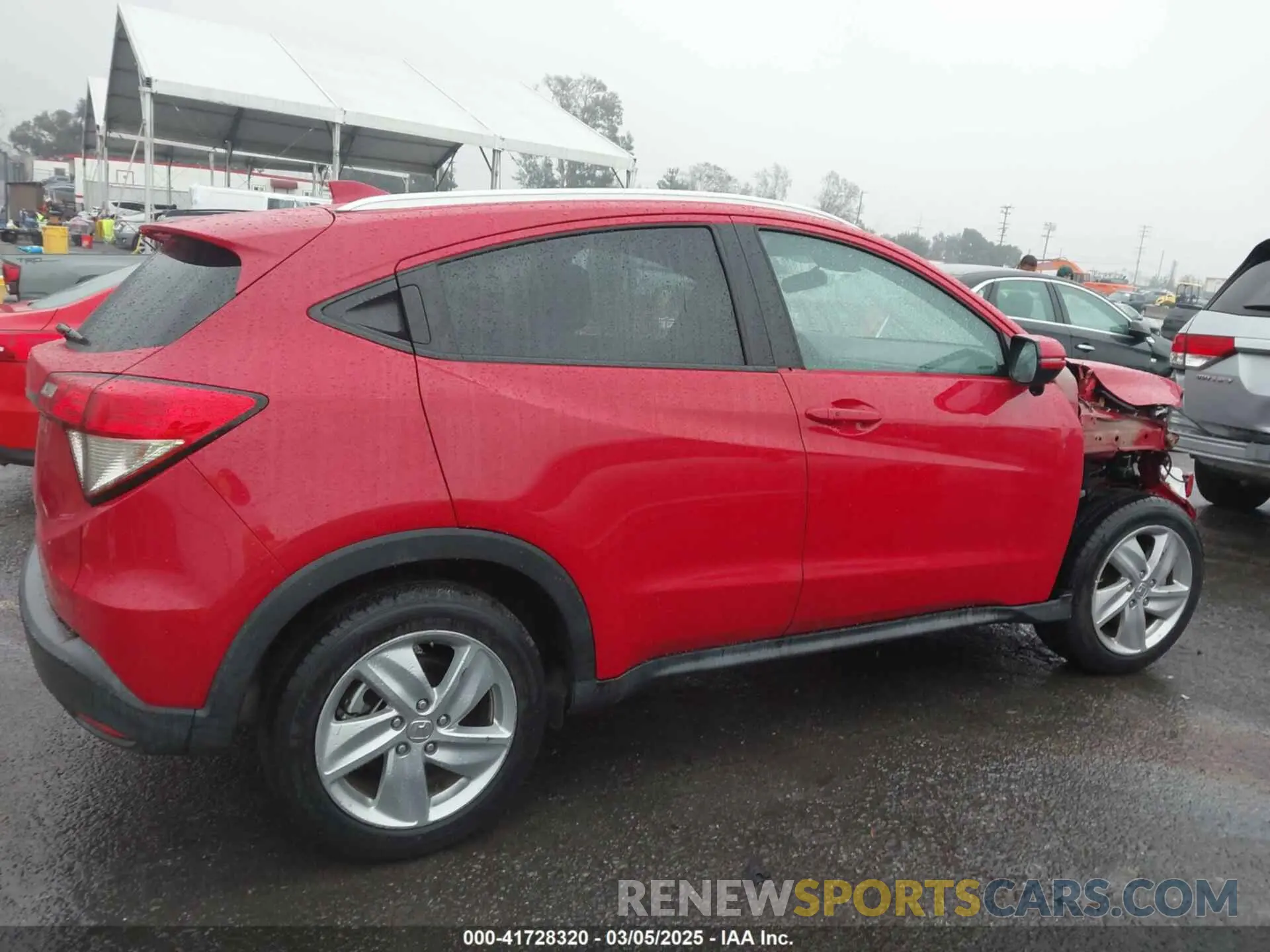 14 Photograph of a damaged car 3CZRU5H52KM706115 HONDA HR-V 2019