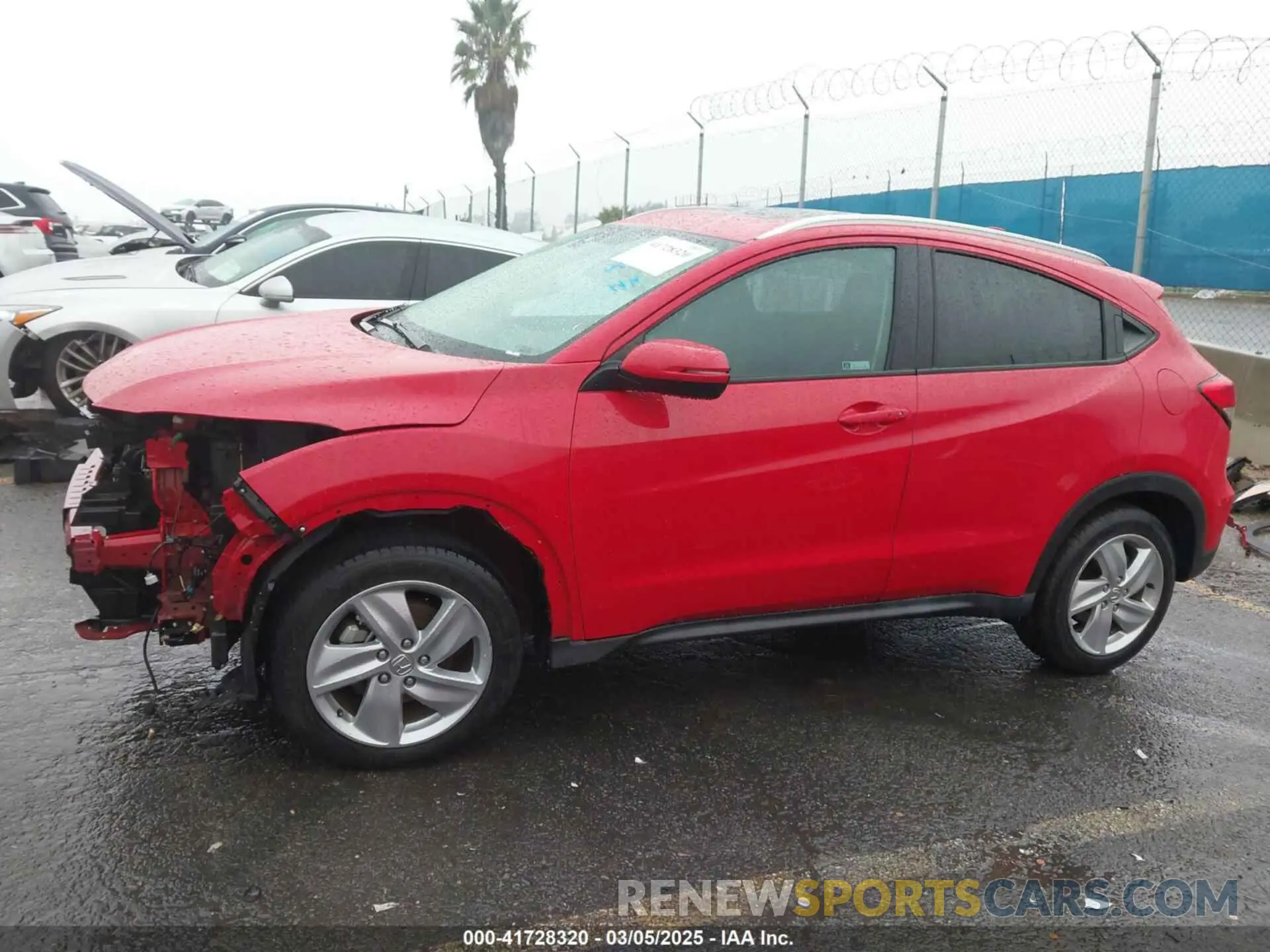 15 Photograph of a damaged car 3CZRU5H52KM706115 HONDA HR-V 2019
