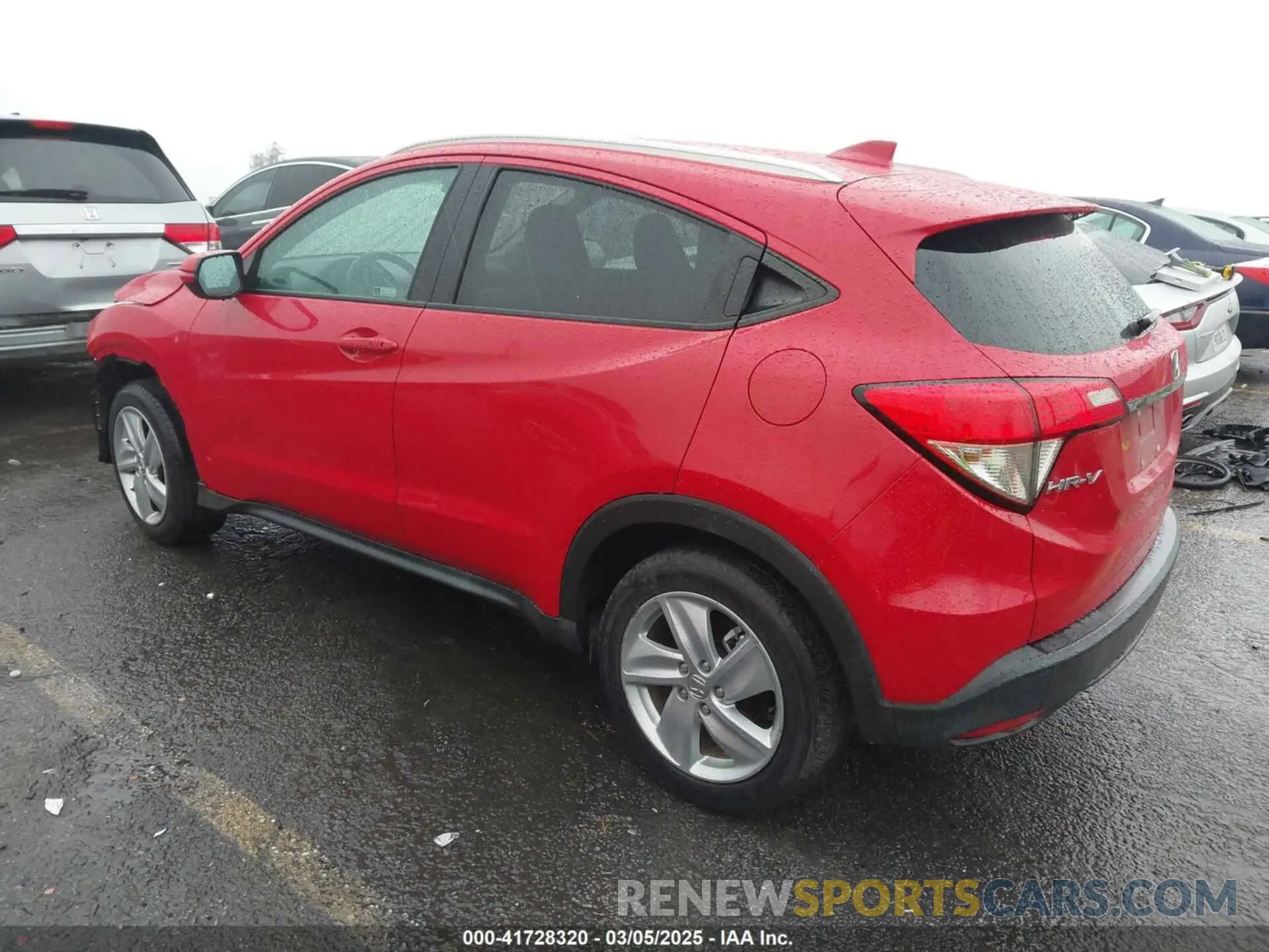 3 Photograph of a damaged car 3CZRU5H52KM706115 HONDA HR-V 2019