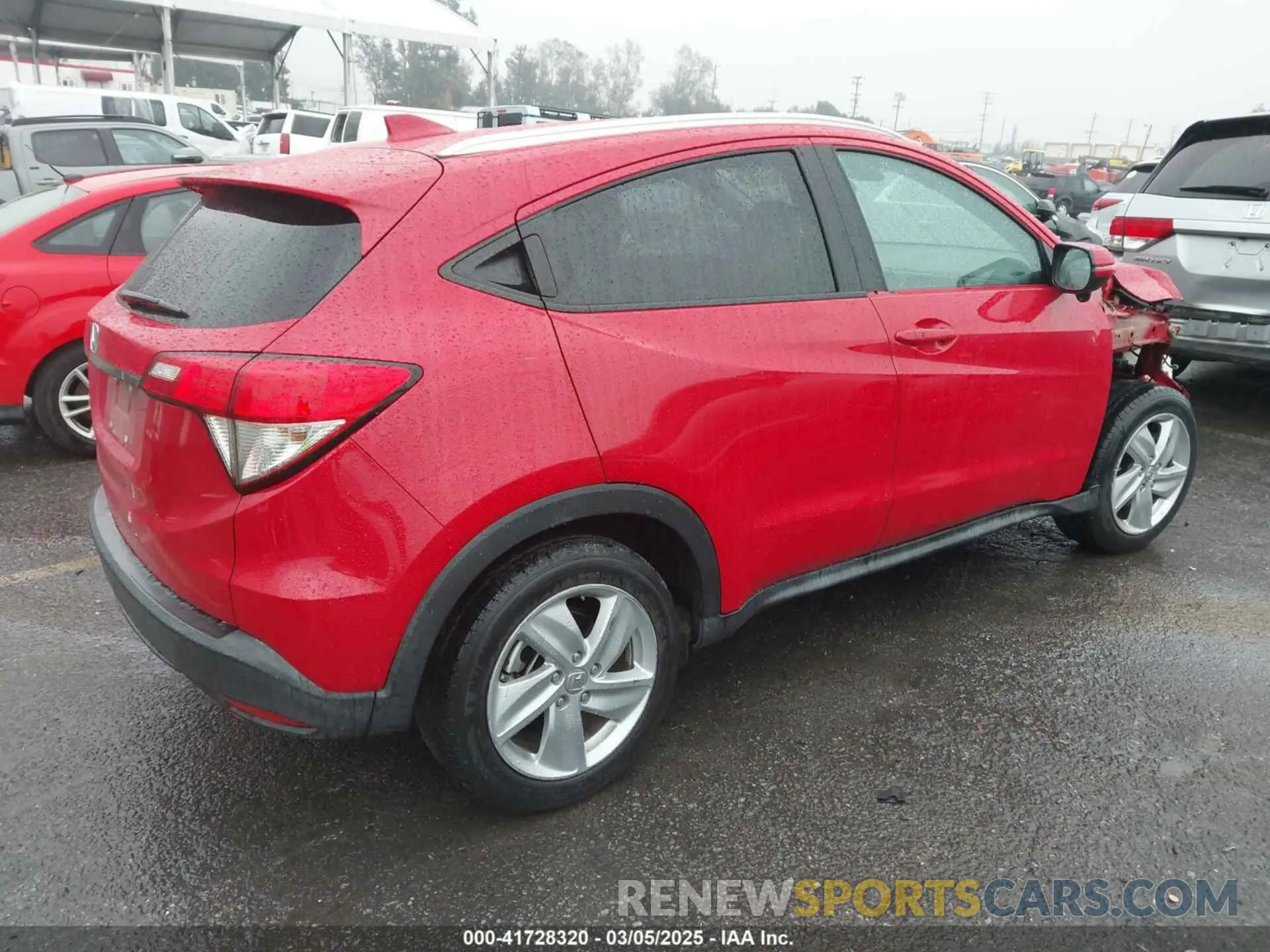 4 Photograph of a damaged car 3CZRU5H52KM706115 HONDA HR-V 2019