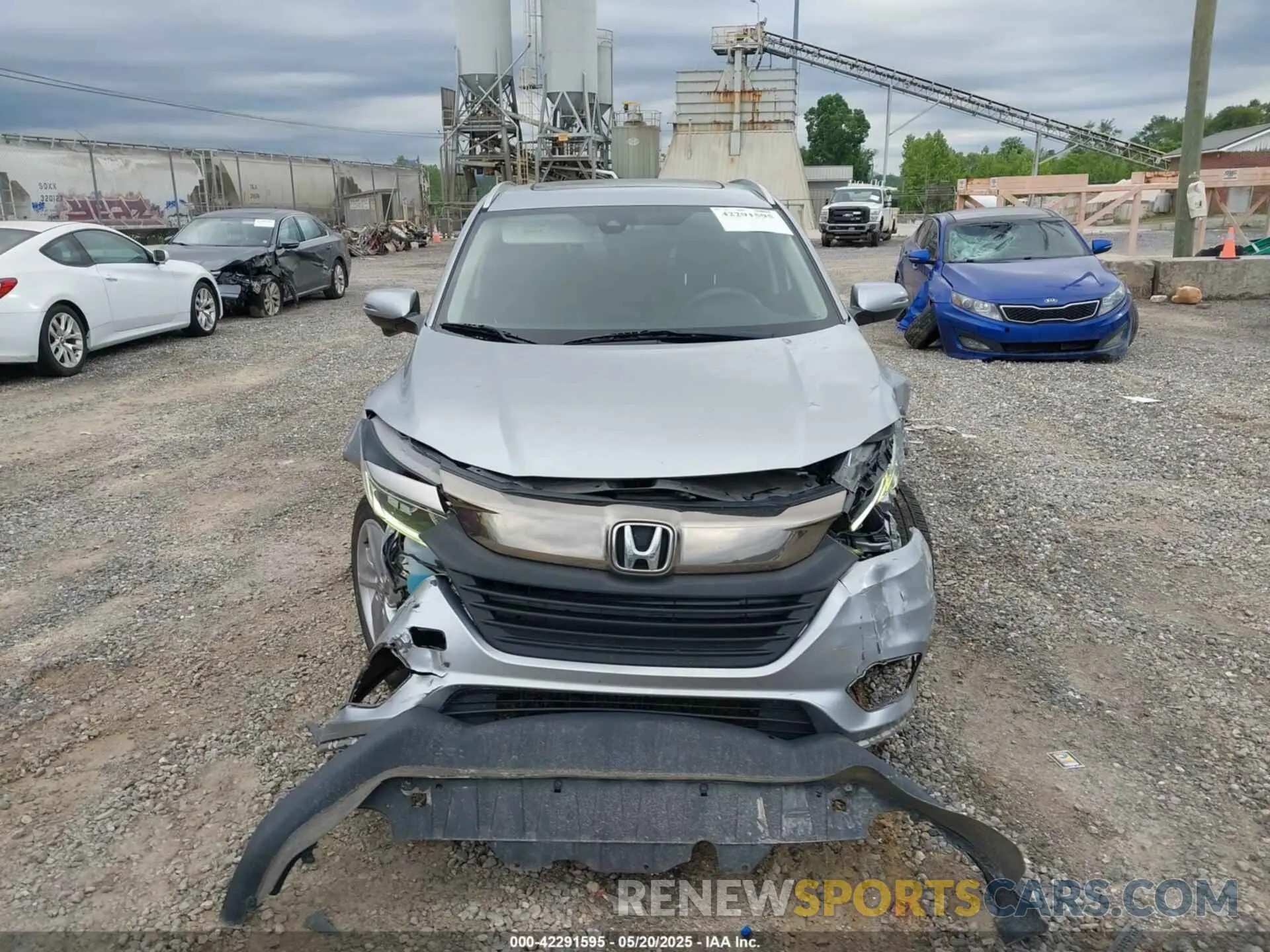 13 Photograph of a damaged car 3CZRU5H52KM707880 HONDA HR-V 2019