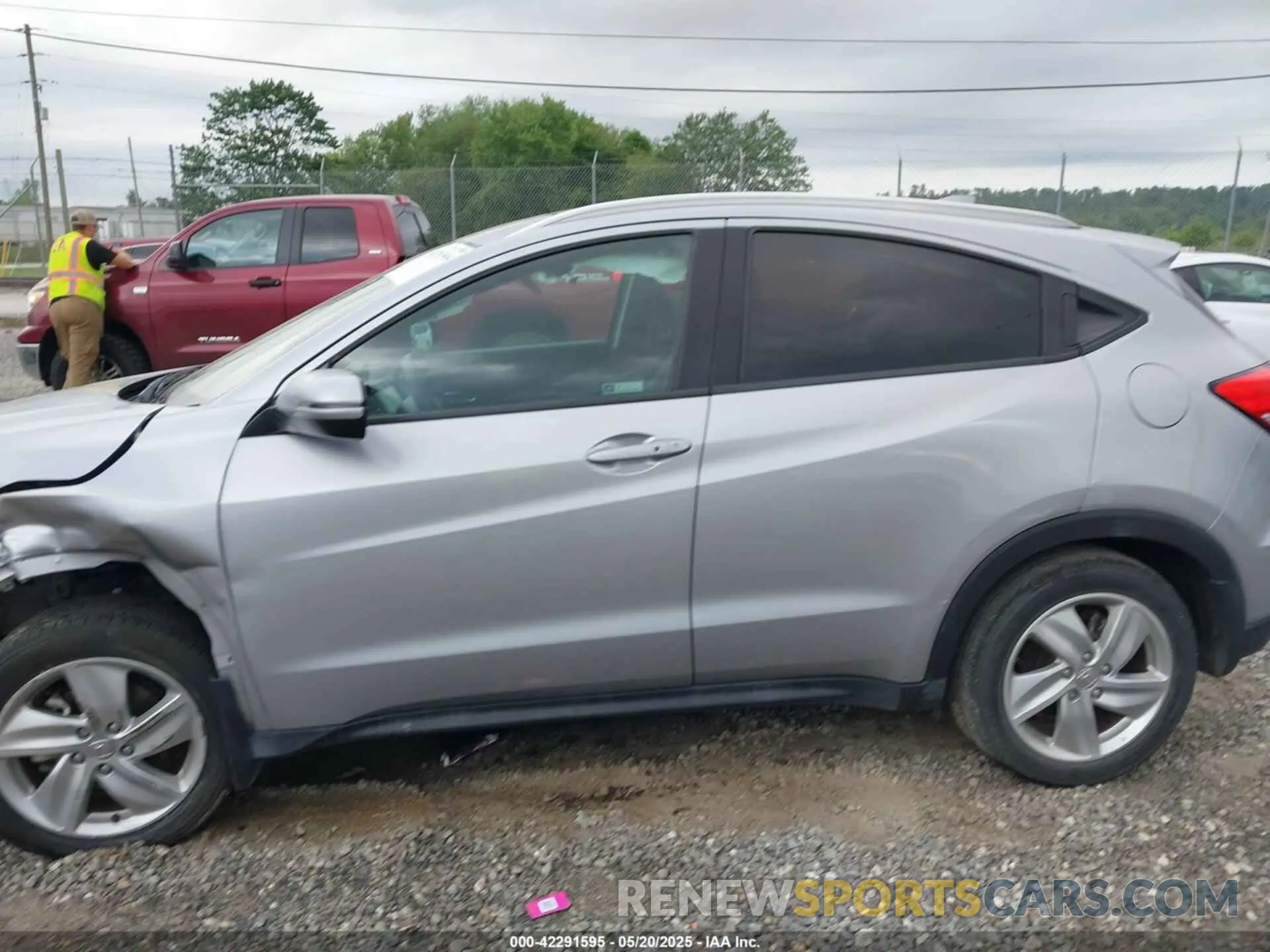 15 Photograph of a damaged car 3CZRU5H52KM707880 HONDA HR-V 2019