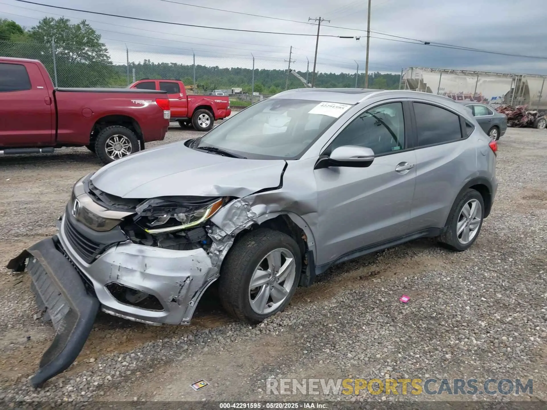 2 Photograph of a damaged car 3CZRU5H52KM707880 HONDA HR-V 2019