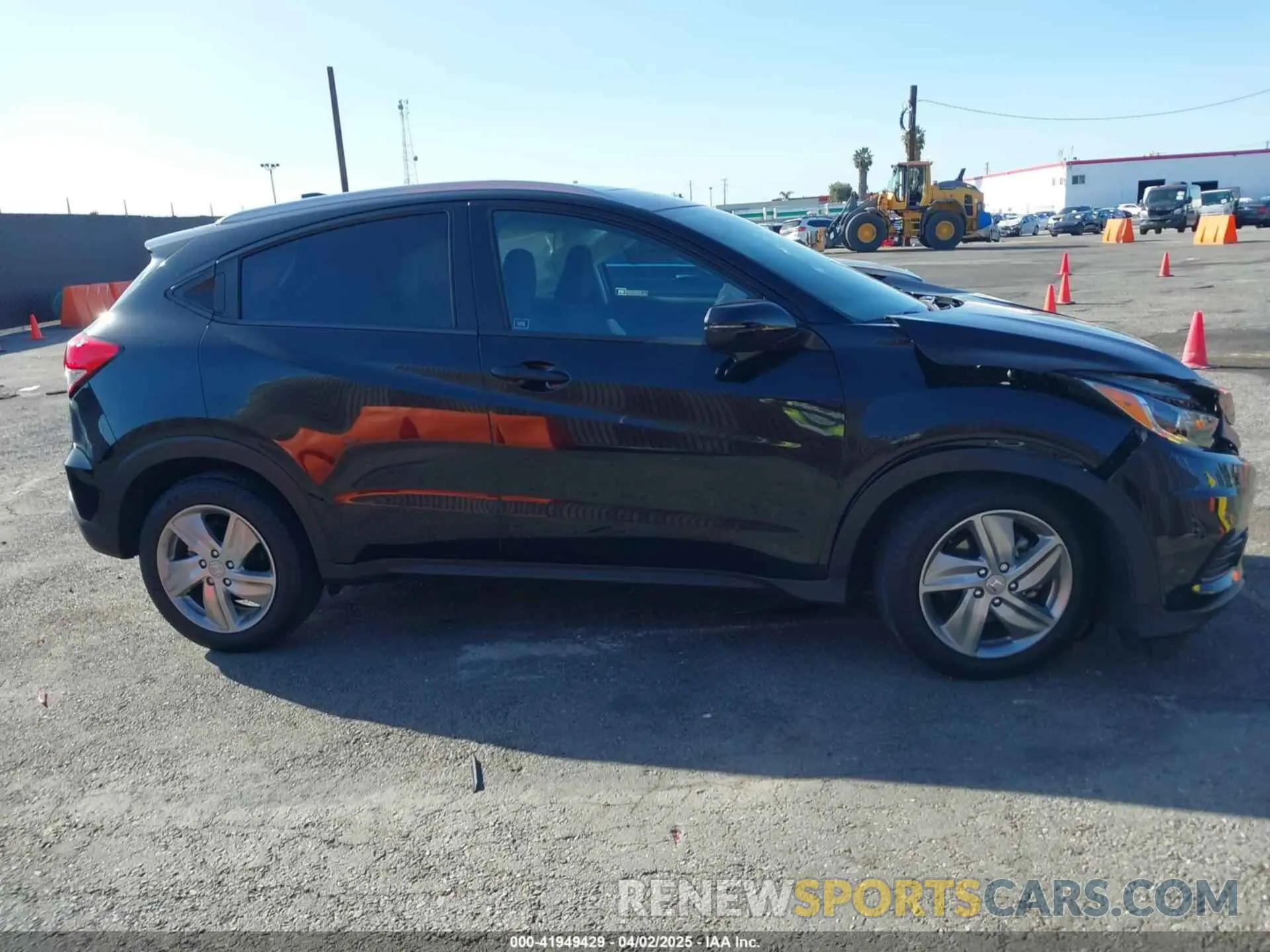 13 Photograph of a damaged car 3CZRU5H52KM717938 HONDA HR-V 2019