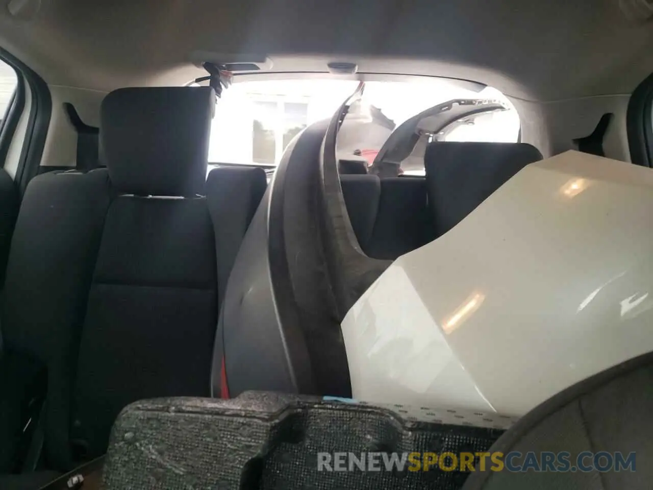 10 Photograph of a damaged car 3CZRU5H53KM704714 HONDA HR-V 2019