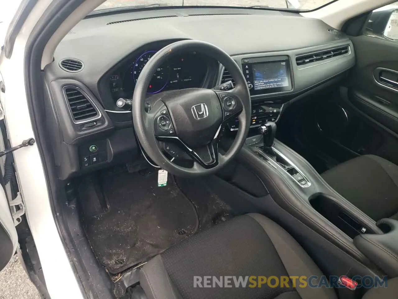 8 Photograph of a damaged car 3CZRU5H53KM704714 HONDA HR-V 2019