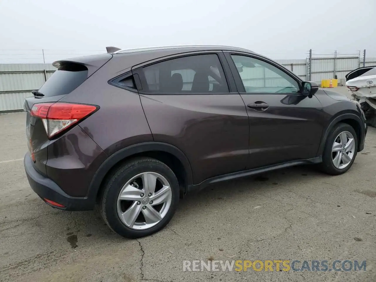 3 Photograph of a damaged car 3CZRU5H53KM722520 HONDA HR-V 2019