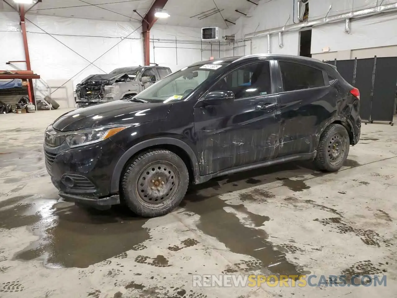 1 Photograph of a damaged car 3CZRU5H53KM724722 HONDA HR-V 2019