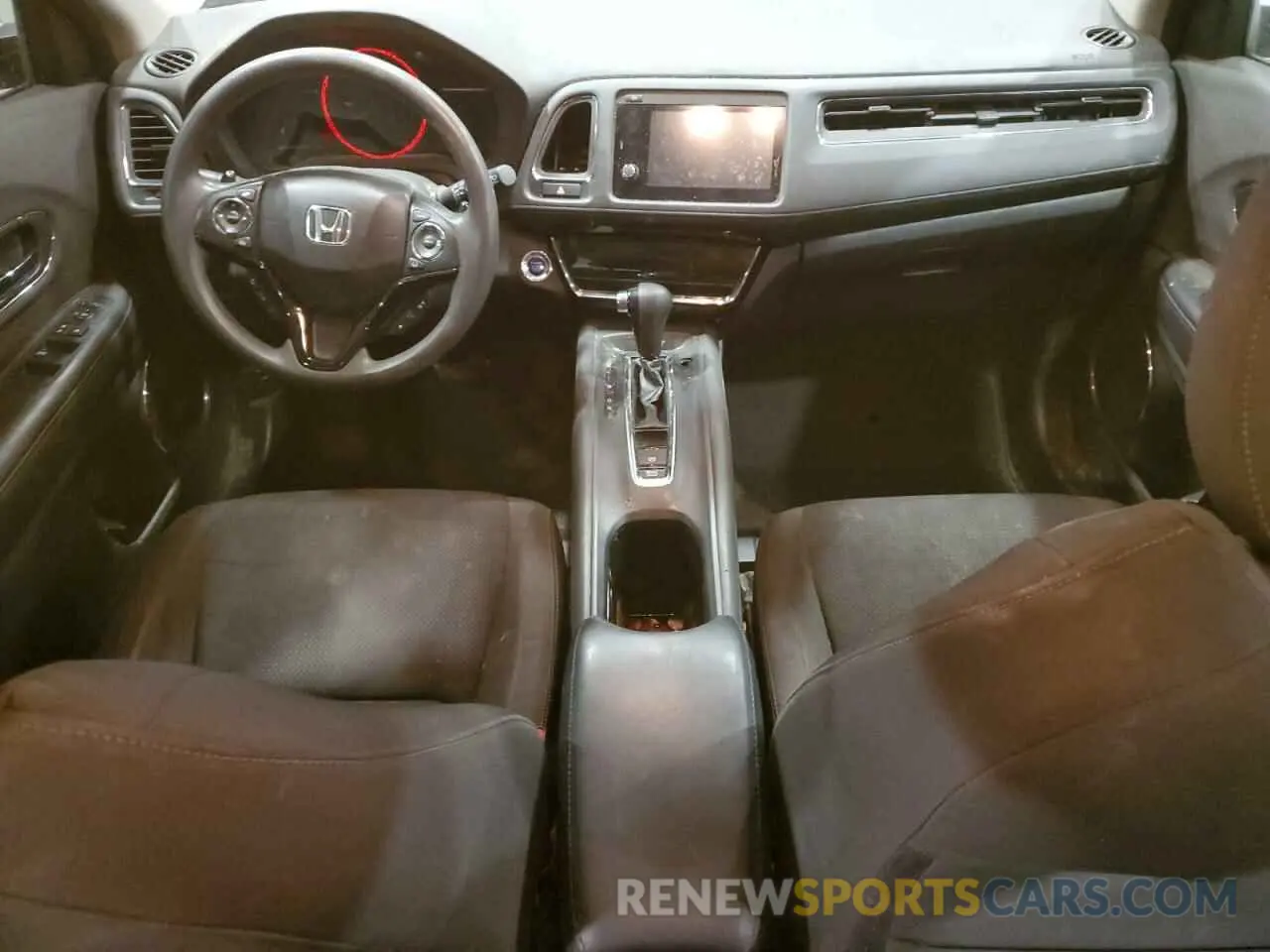 8 Photograph of a damaged car 3CZRU5H53KM724722 HONDA HR-V 2019