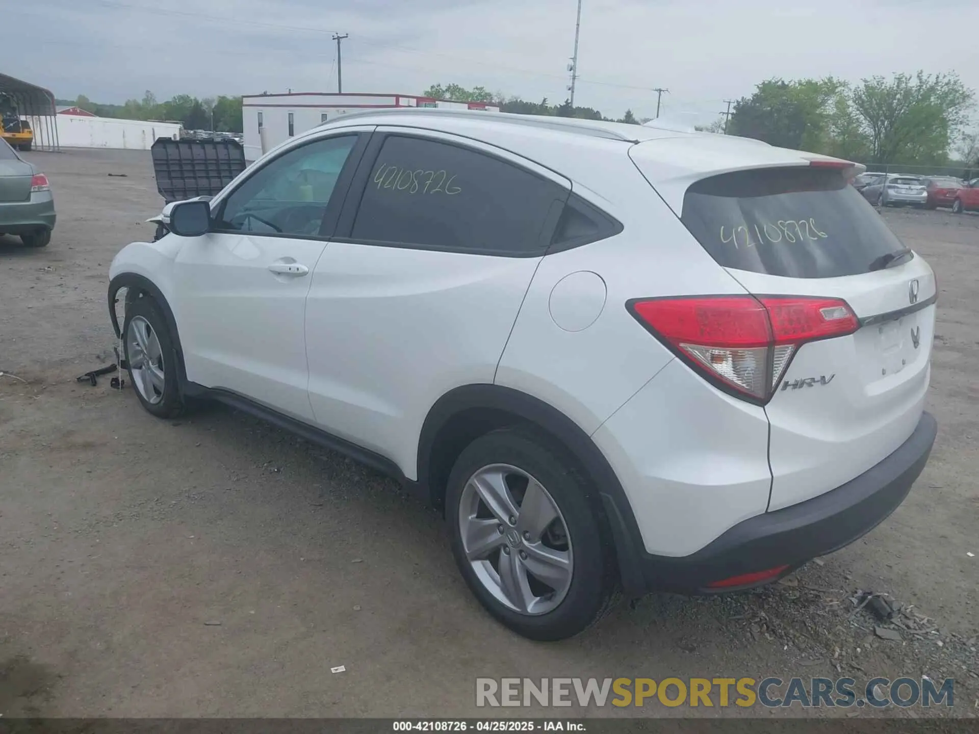 3 Photograph of a damaged car 3CZRU5H53KM727524 HONDA HR-V 2019
