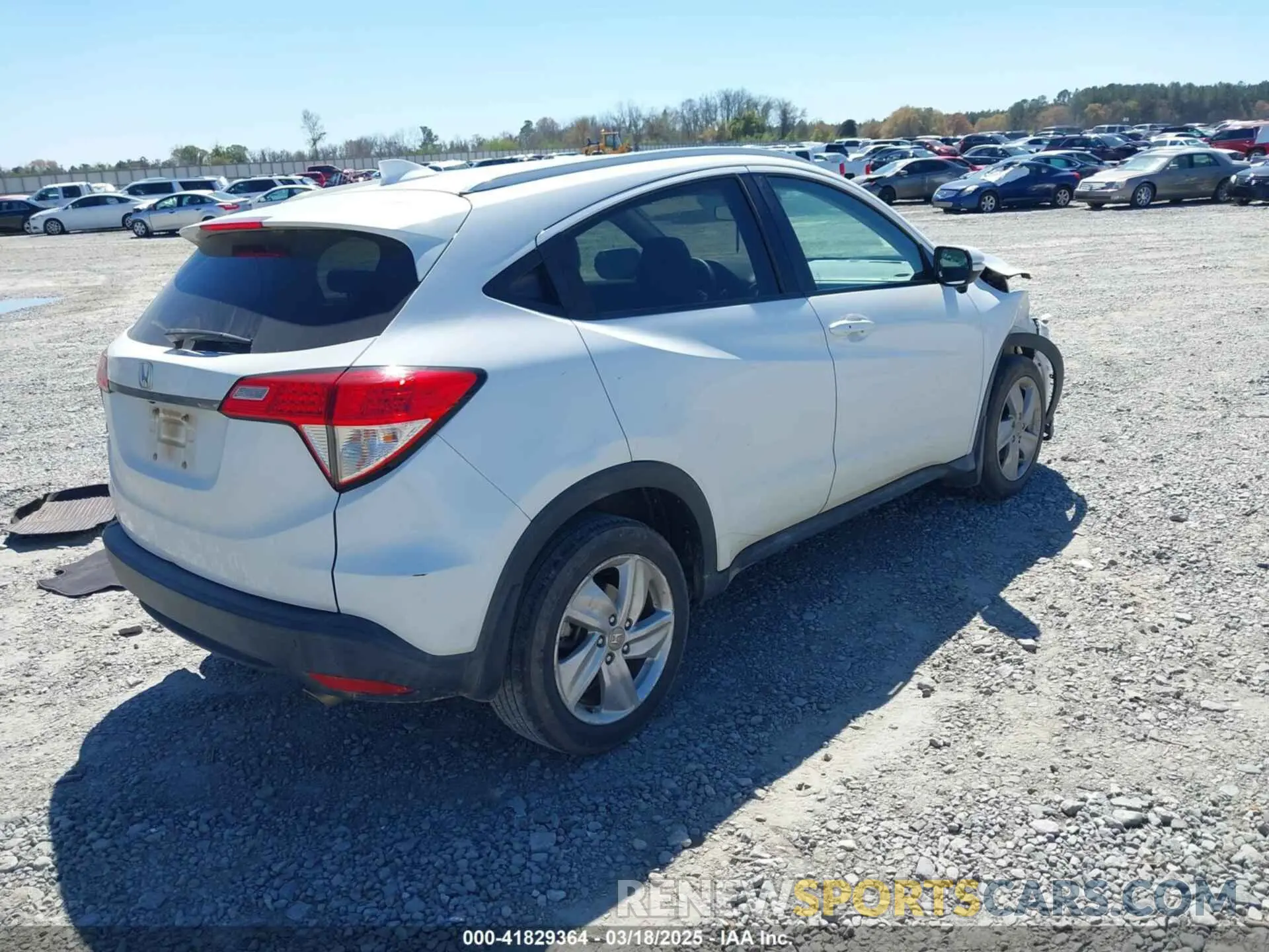 4 Photograph of a damaged car 3CZRU5H54KM702745 HONDA HR-V 2019