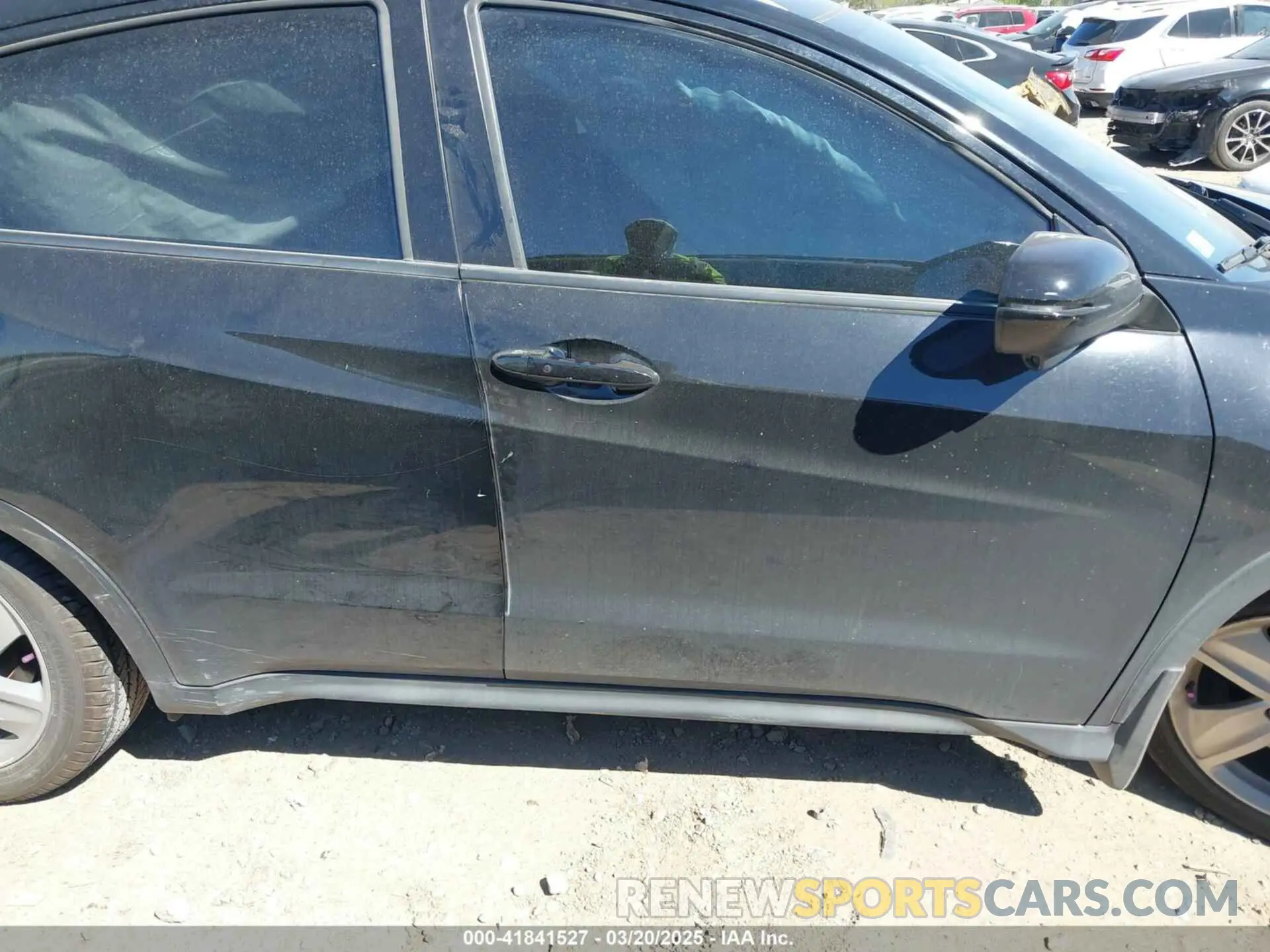 13 Photograph of a damaged car 3CZRU5H54KM709856 HONDA HR-V 2019
