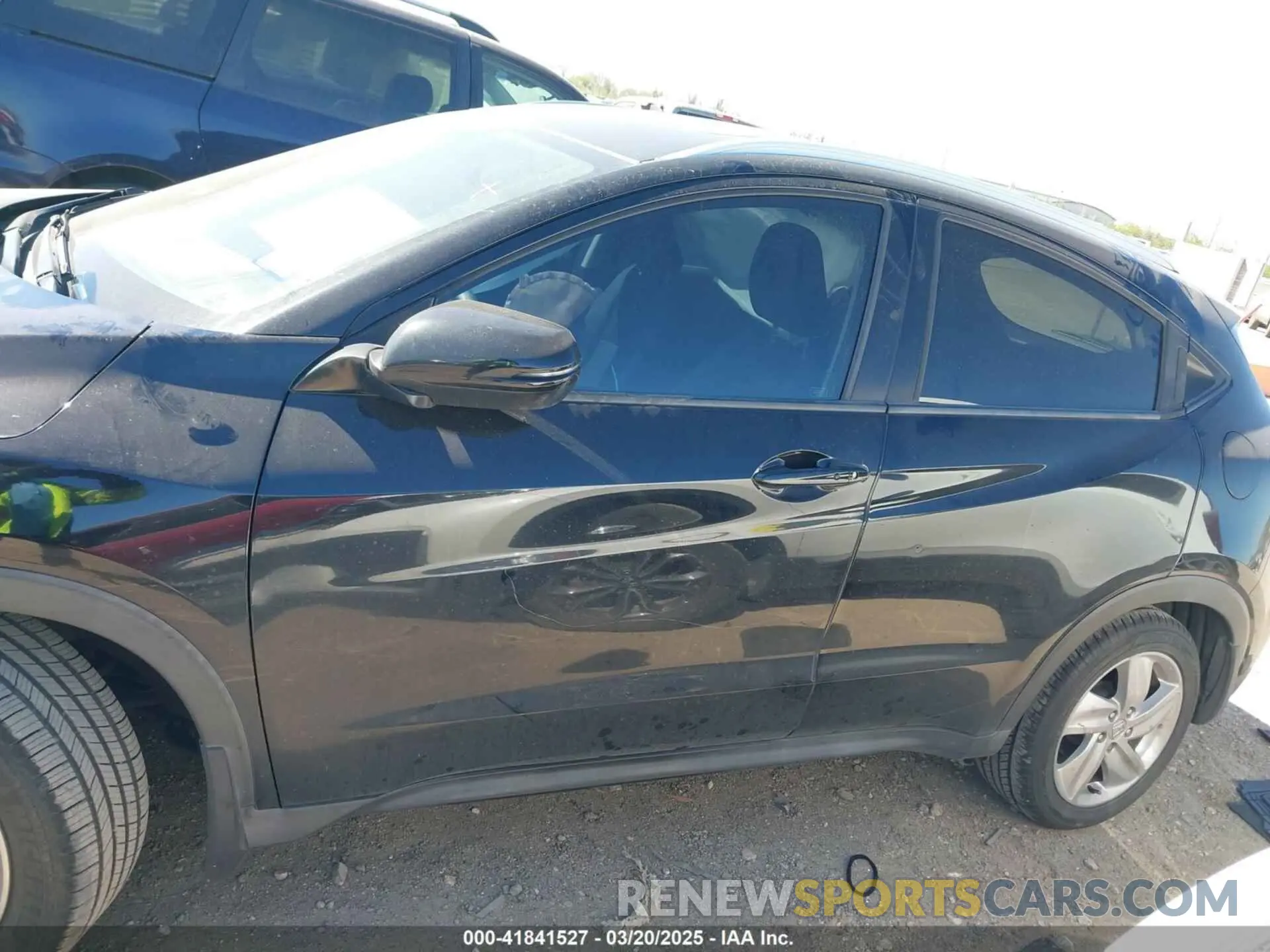 14 Photograph of a damaged car 3CZRU5H54KM709856 HONDA HR-V 2019