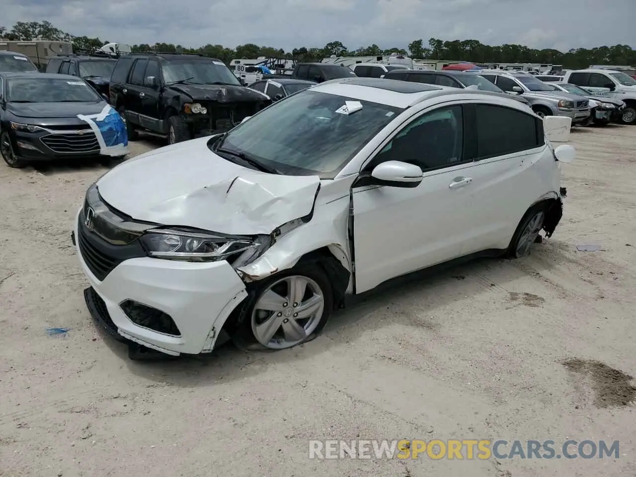 1 Photograph of a damaged car 3CZRU5H54KM716077 HONDA HR-V 2019