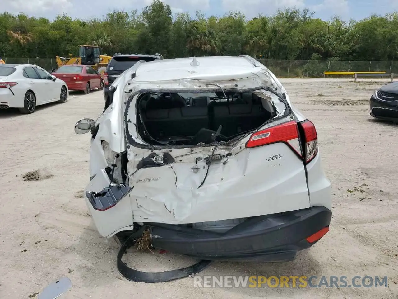 6 Photograph of a damaged car 3CZRU5H54KM716077 HONDA HR-V 2019