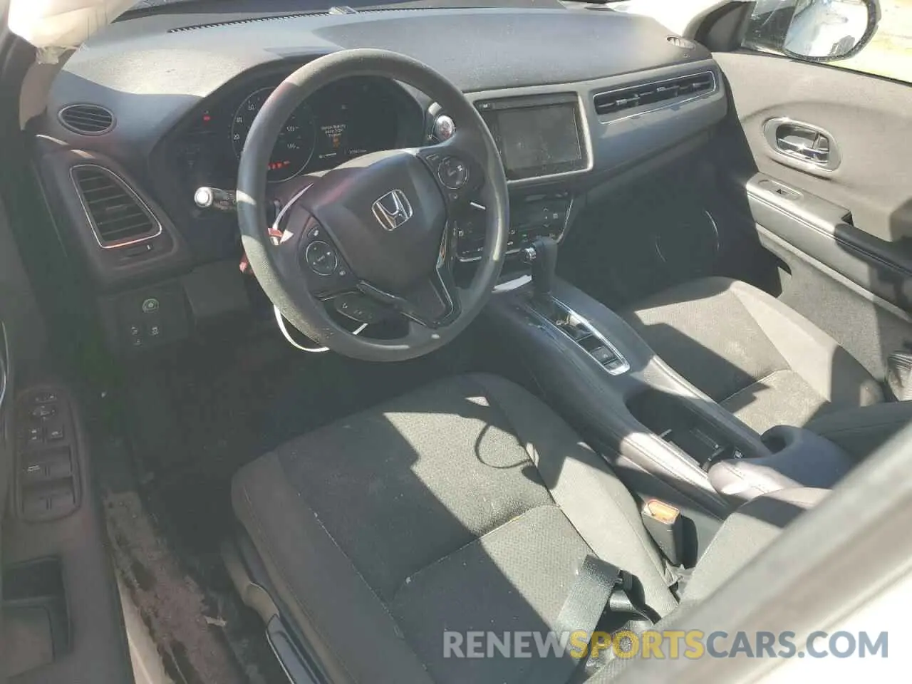 8 Photograph of a damaged car 3CZRU5H54KM716077 HONDA HR-V 2019