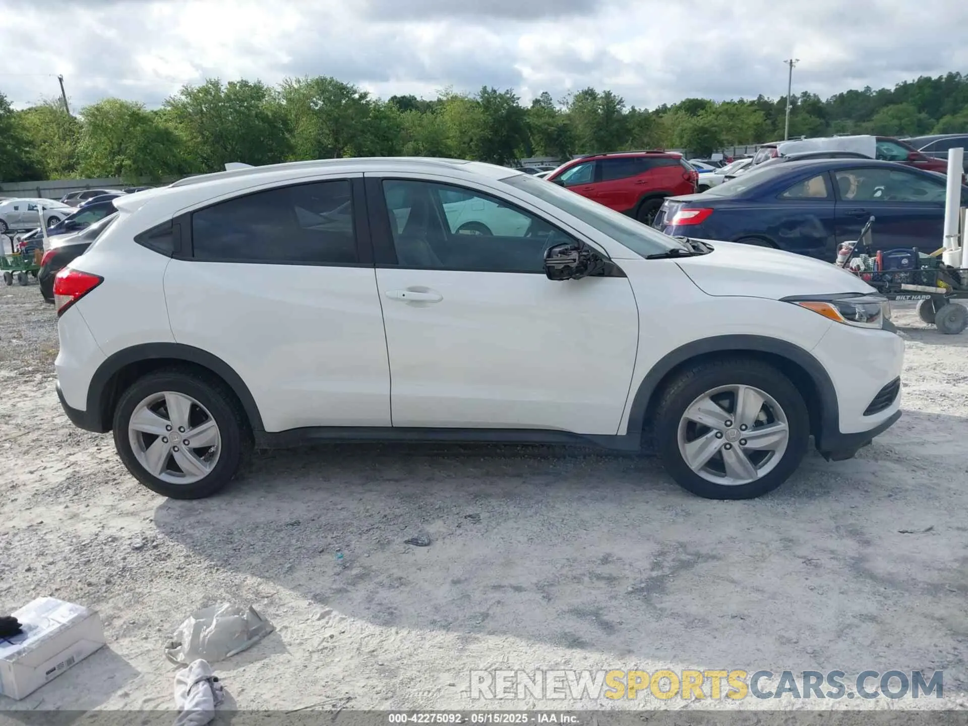 13 Photograph of a damaged car 3CZRU5H54KM729721 HONDA HR-V 2019