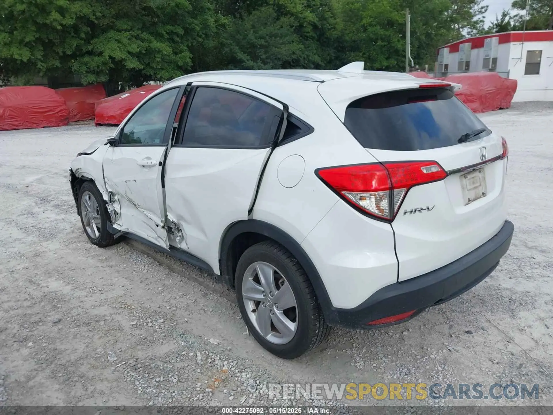 3 Photograph of a damaged car 3CZRU5H54KM729721 HONDA HR-V 2019