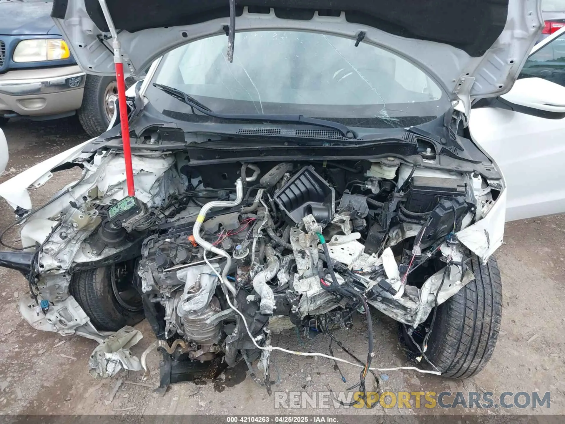 10 Photograph of a damaged car 3CZRU5H55KM705119 HONDA HR-V 2019