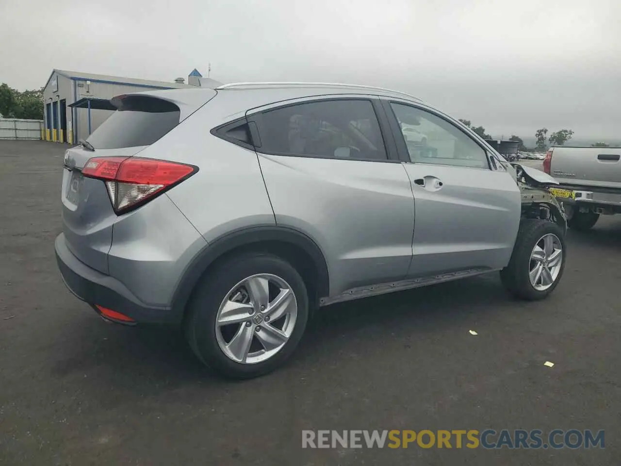 3 Photograph of a damaged car 3CZRU5H55KM708425 HONDA HR-V 2019