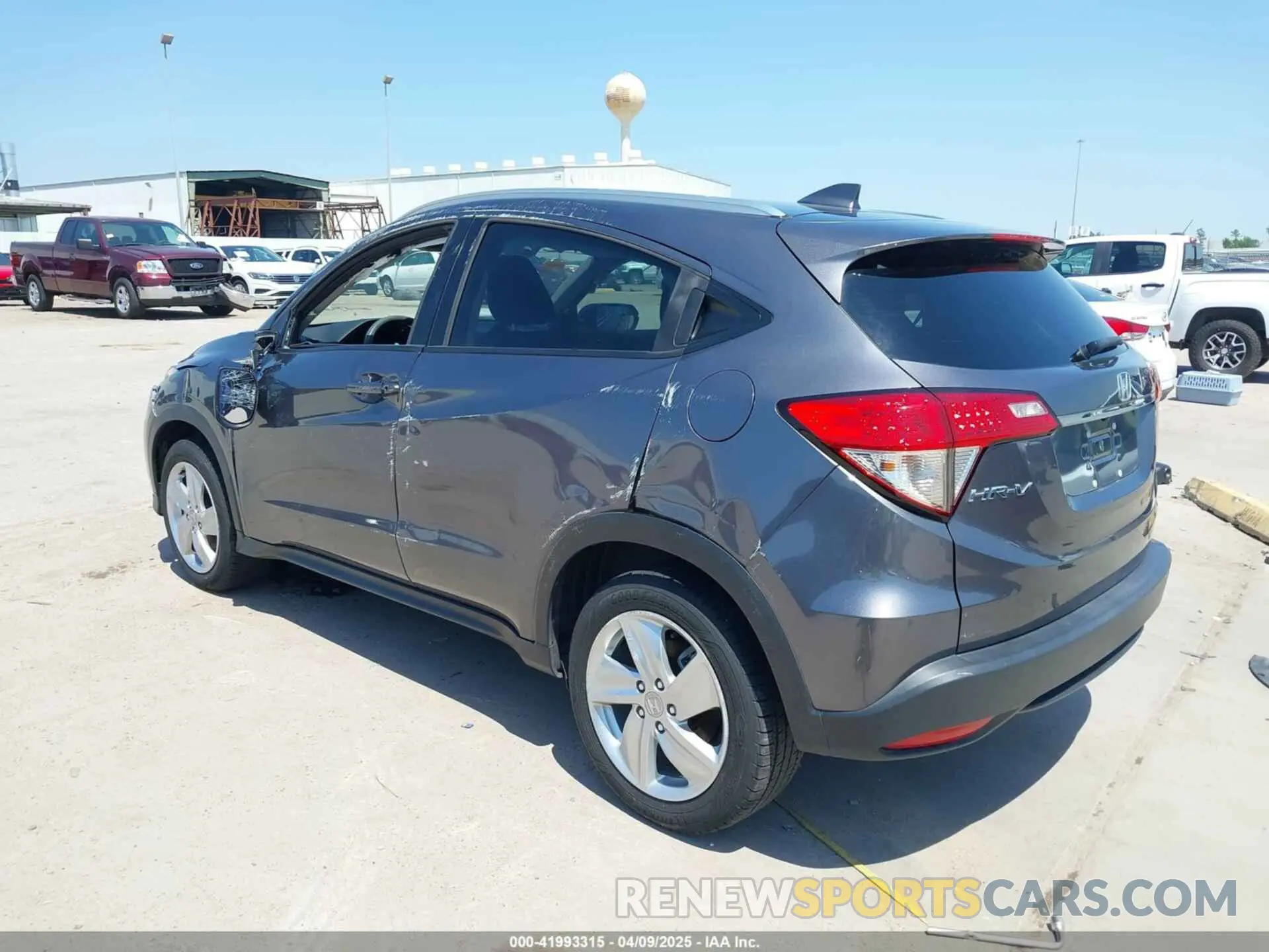 3 Photograph of a damaged car 3CZRU5H55KM721708 HONDA HR-V 2019