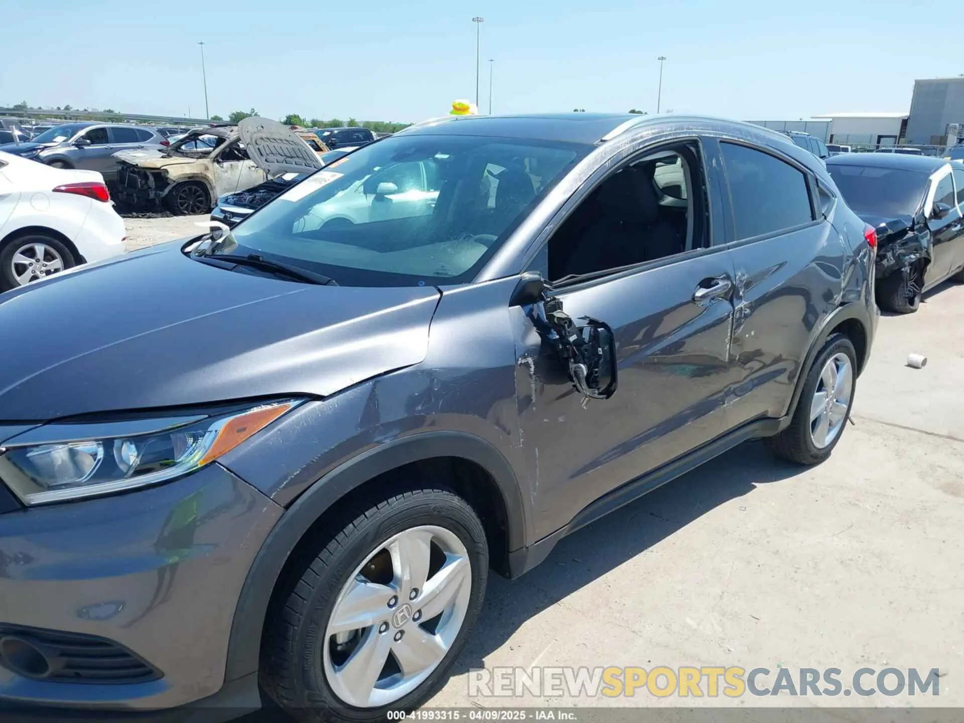 6 Photograph of a damaged car 3CZRU5H55KM721708 HONDA HR-V 2019