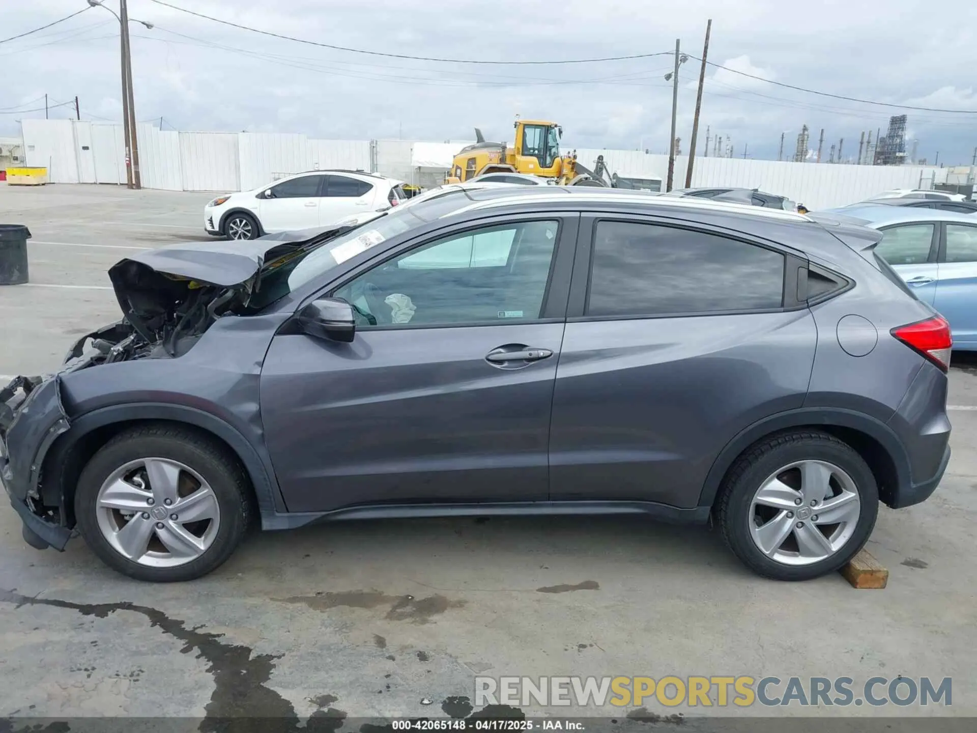 13 Photograph of a damaged car 3CZRU5H56KM723998 HONDA HR-V 2019