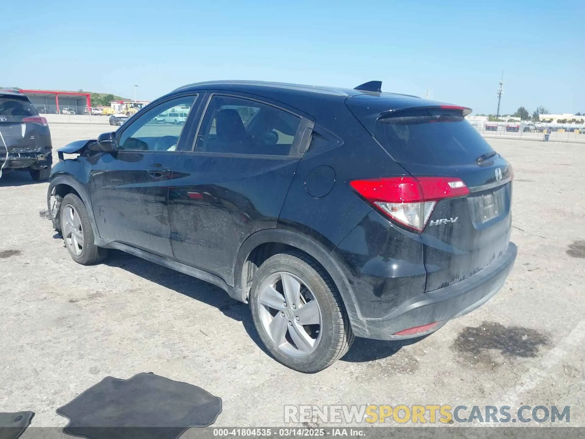 3 Photograph of a damaged car 3CZRU5H57KM711018 HONDA HR-V 2019
