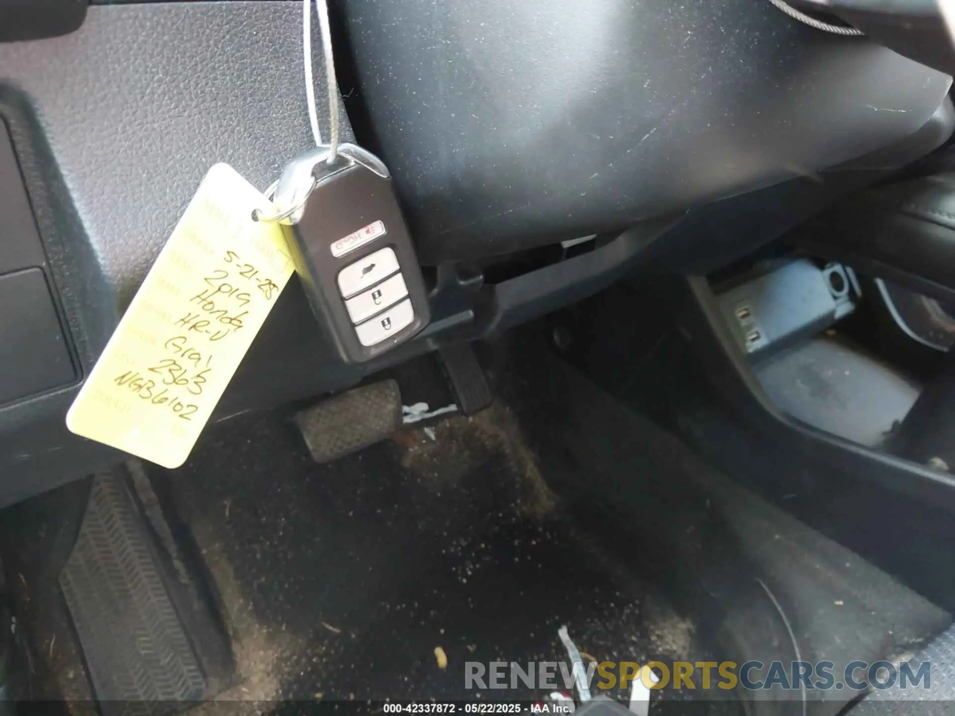 11 Photograph of a damaged car 3CZRU5H57KM712363 HONDA HR-V 2019