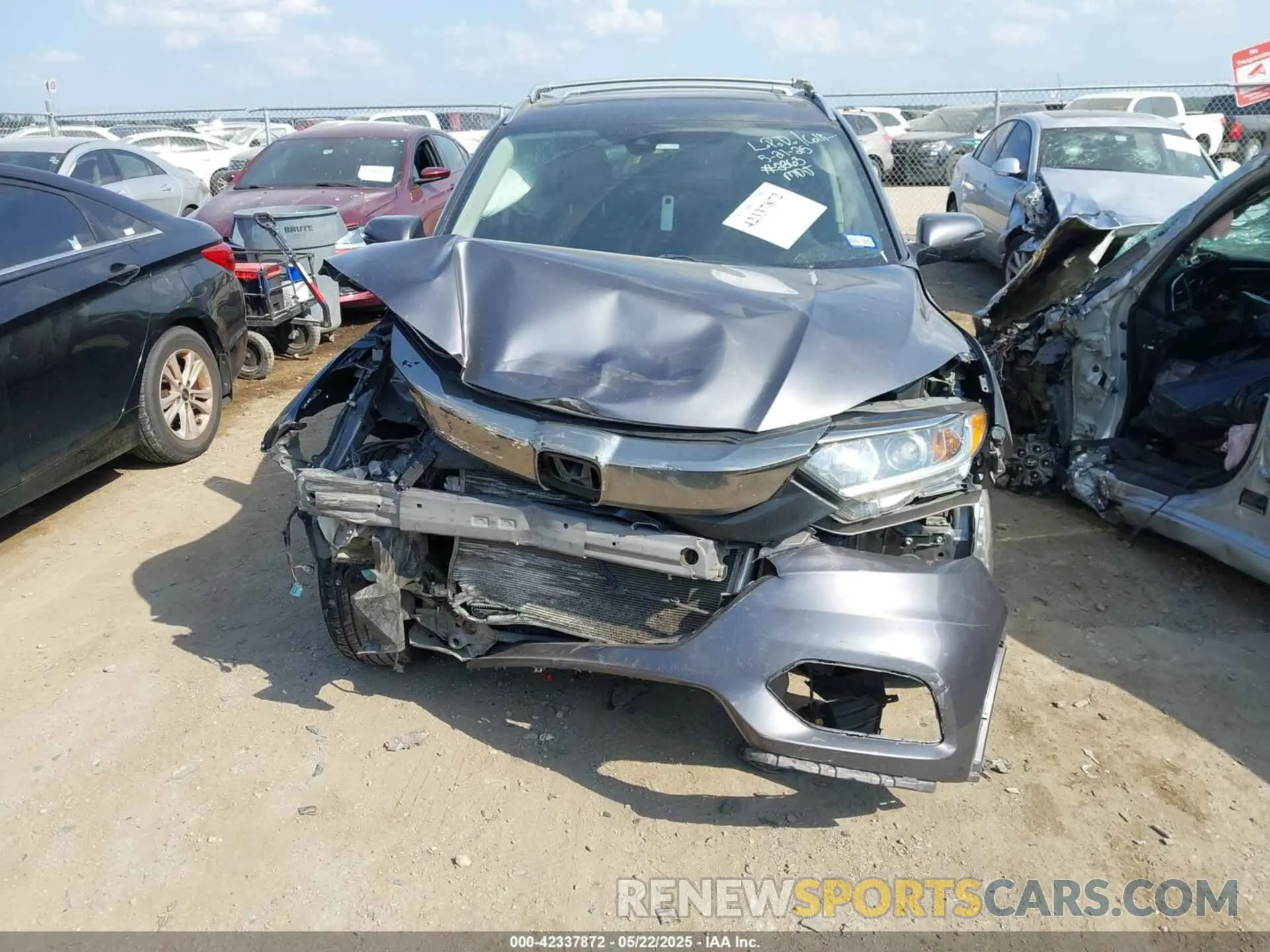 12 Photograph of a damaged car 3CZRU5H57KM712363 HONDA HR-V 2019