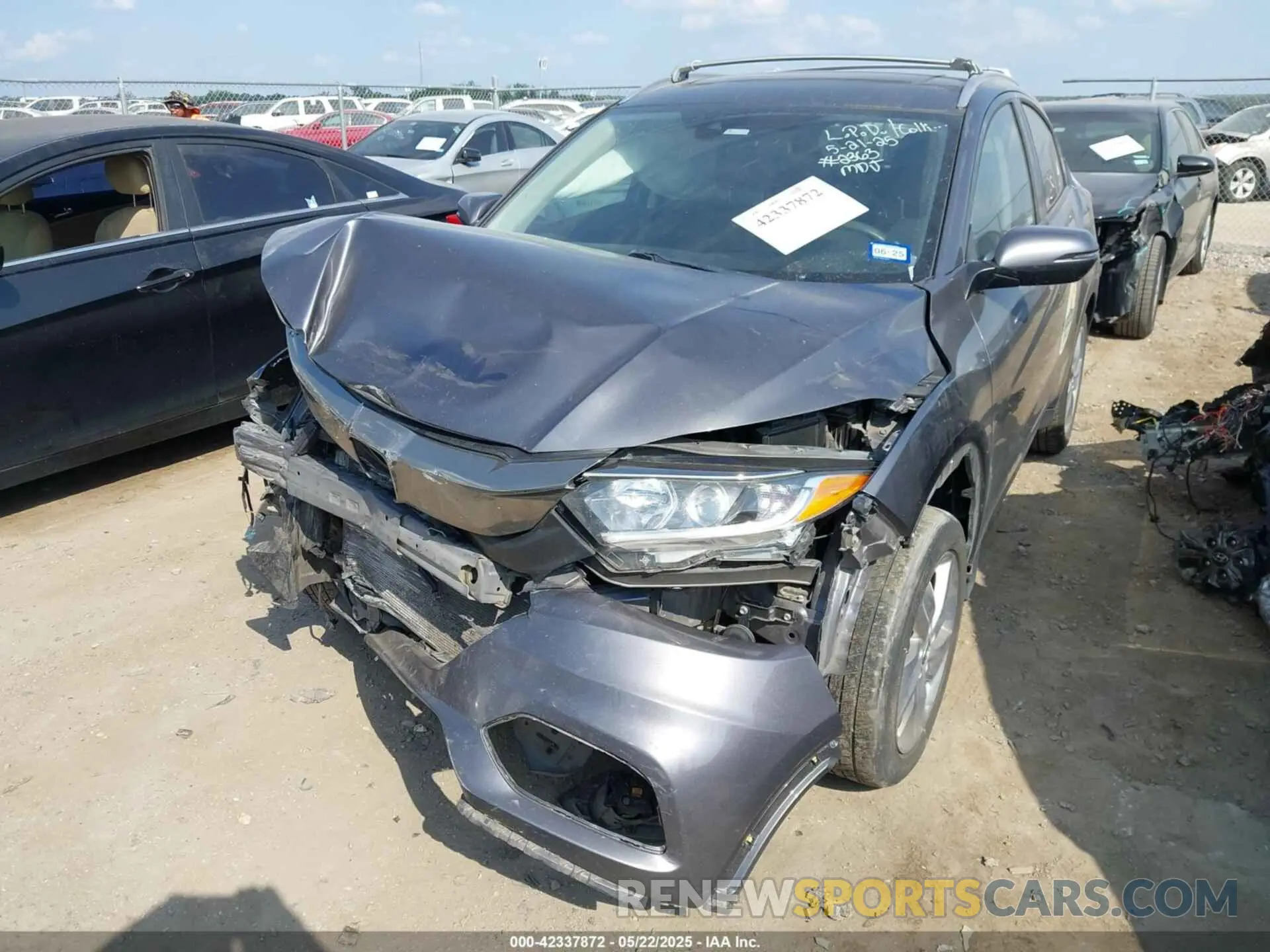 2 Photograph of a damaged car 3CZRU5H57KM712363 HONDA HR-V 2019