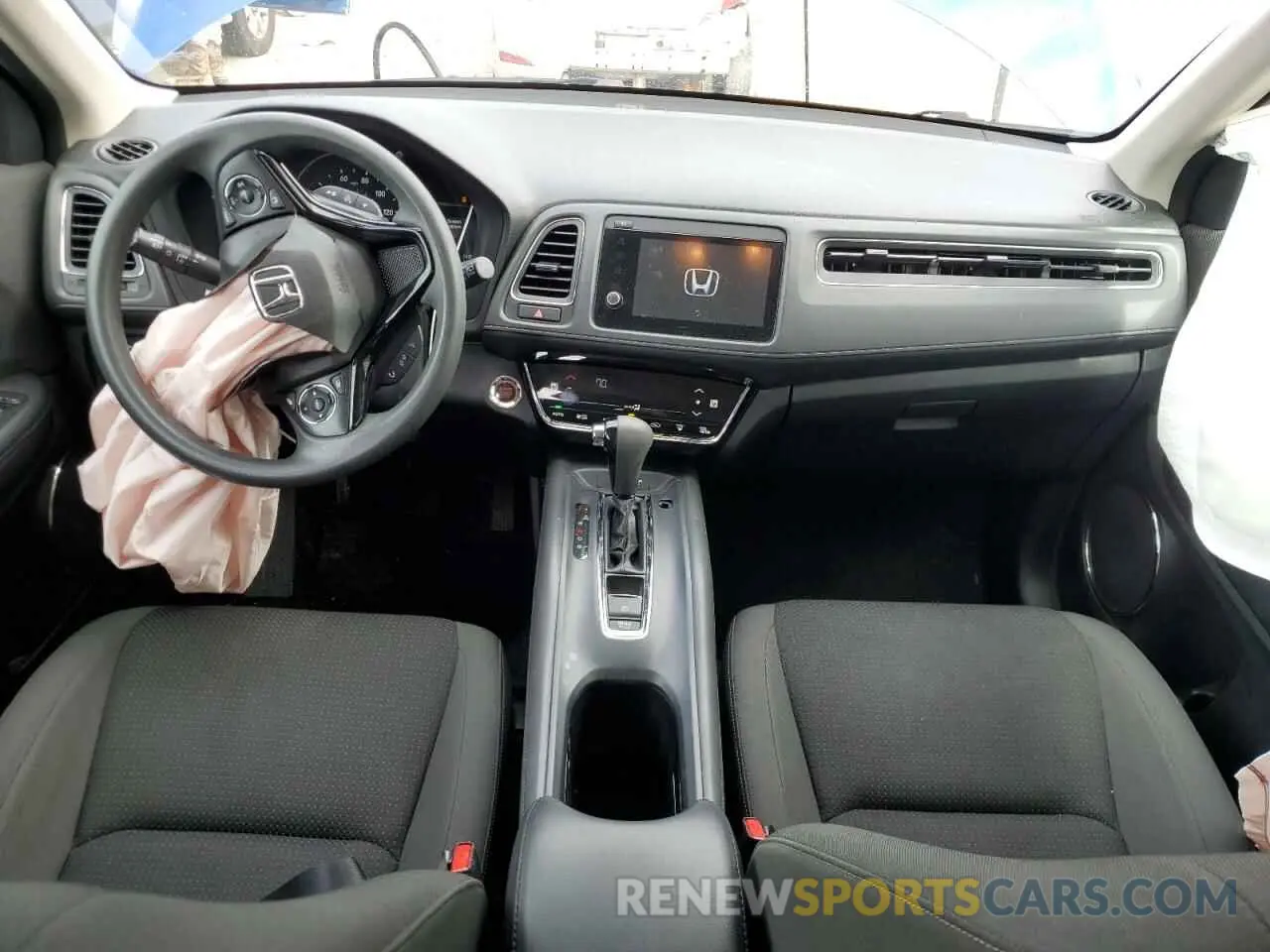 8 Photograph of a damaged car 3CZRU5H58KM709097 HONDA HR-V 2019