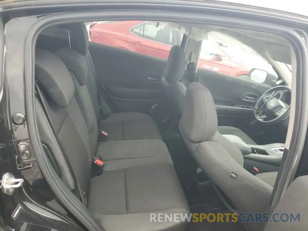 11 Photograph of a damaged car 3CZRU5H58KM711514 HONDA HR-V 2019