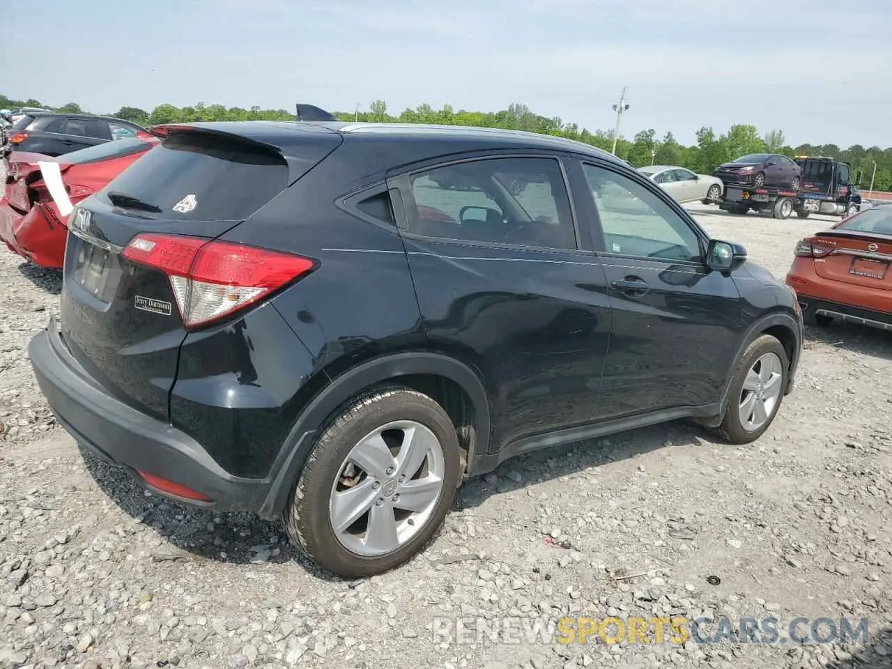 3 Photograph of a damaged car 3CZRU5H58KM711514 HONDA HR-V 2019