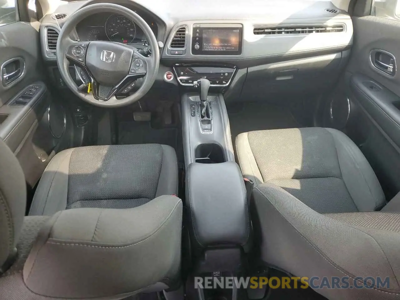8 Photograph of a damaged car 3CZRU5H58KM711514 HONDA HR-V 2019