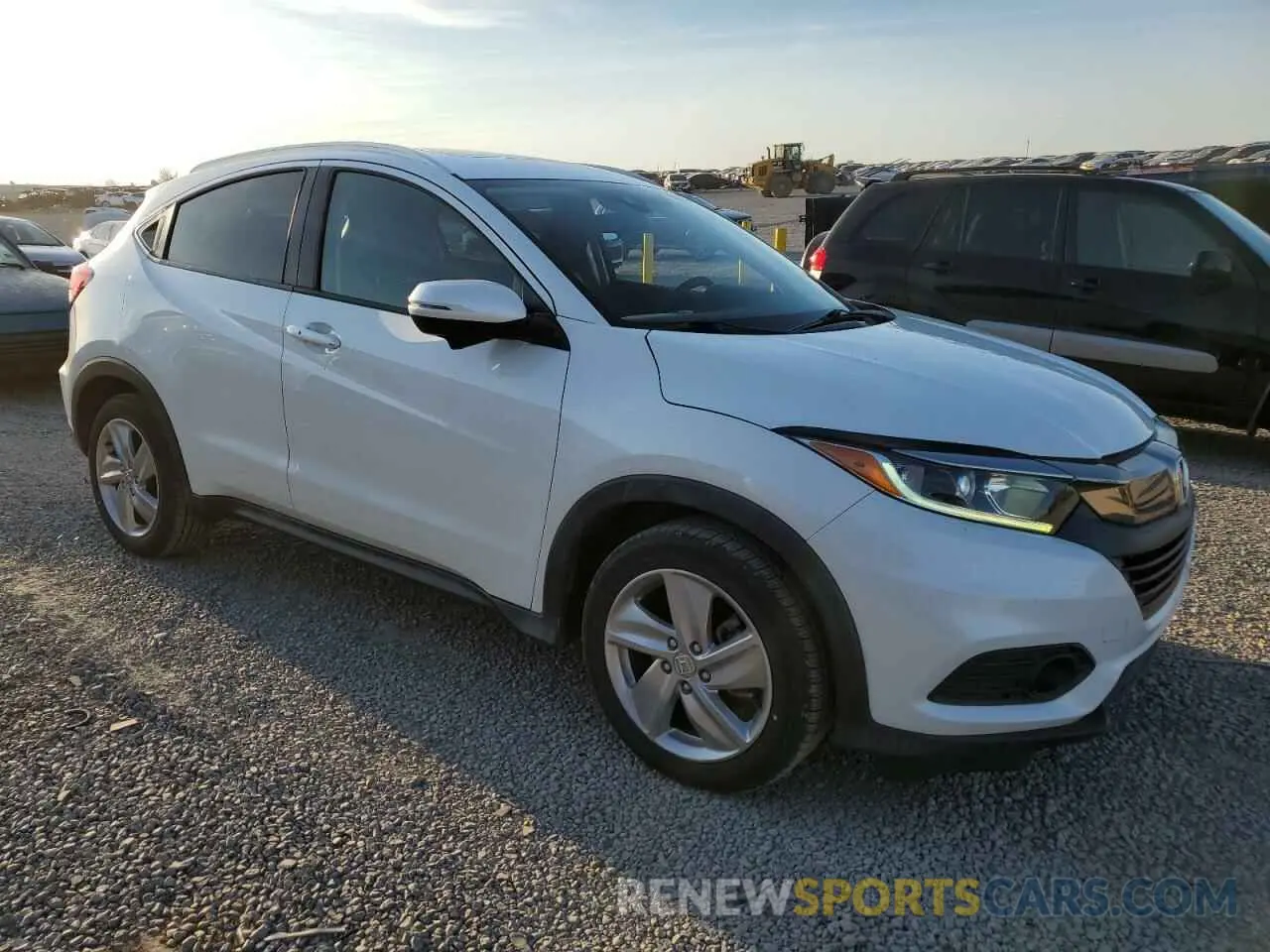 4 Photograph of a damaged car 3CZRU5H58KM712016 HONDA HR-V 2019