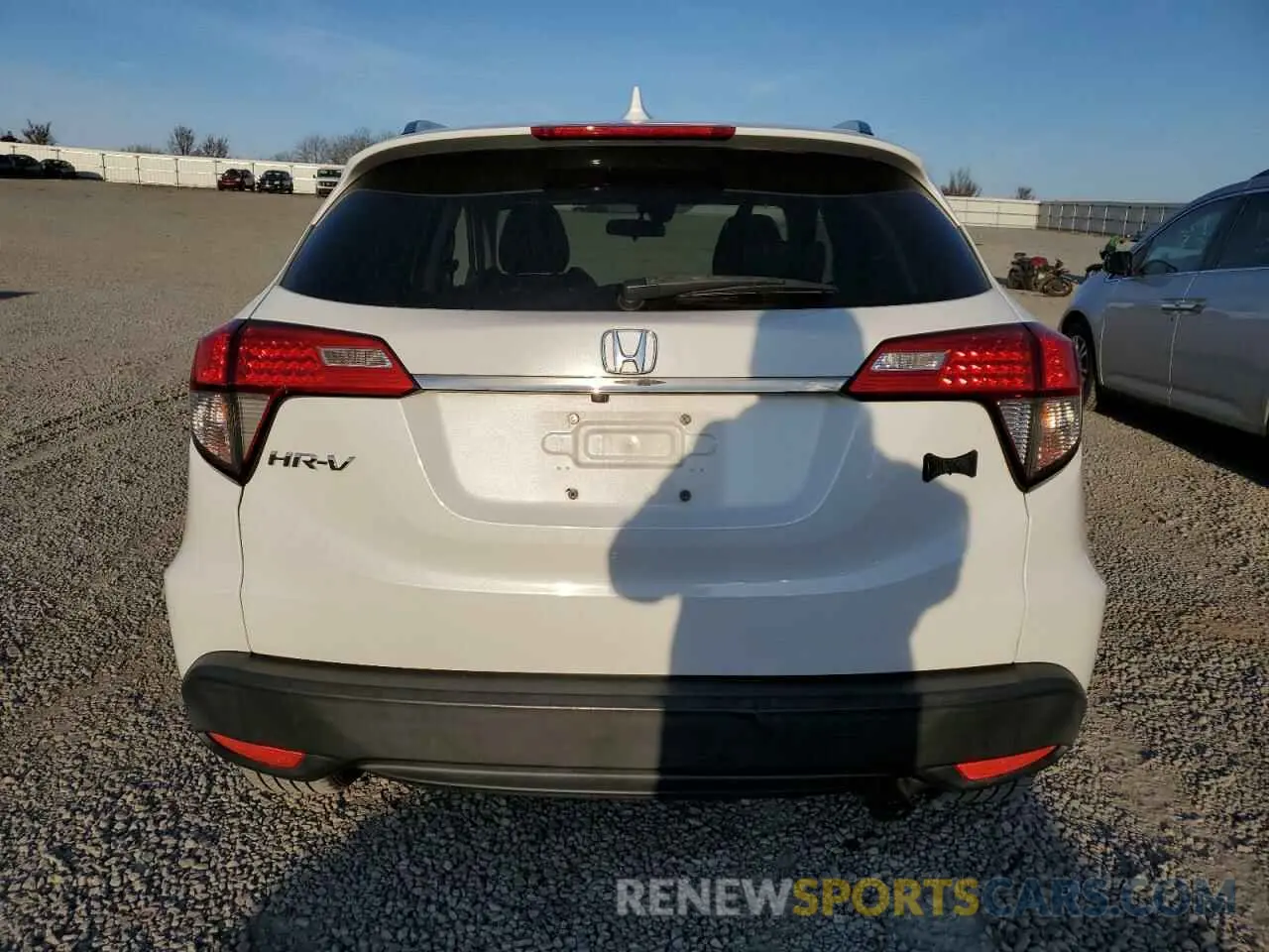 6 Photograph of a damaged car 3CZRU5H58KM712016 HONDA HR-V 2019