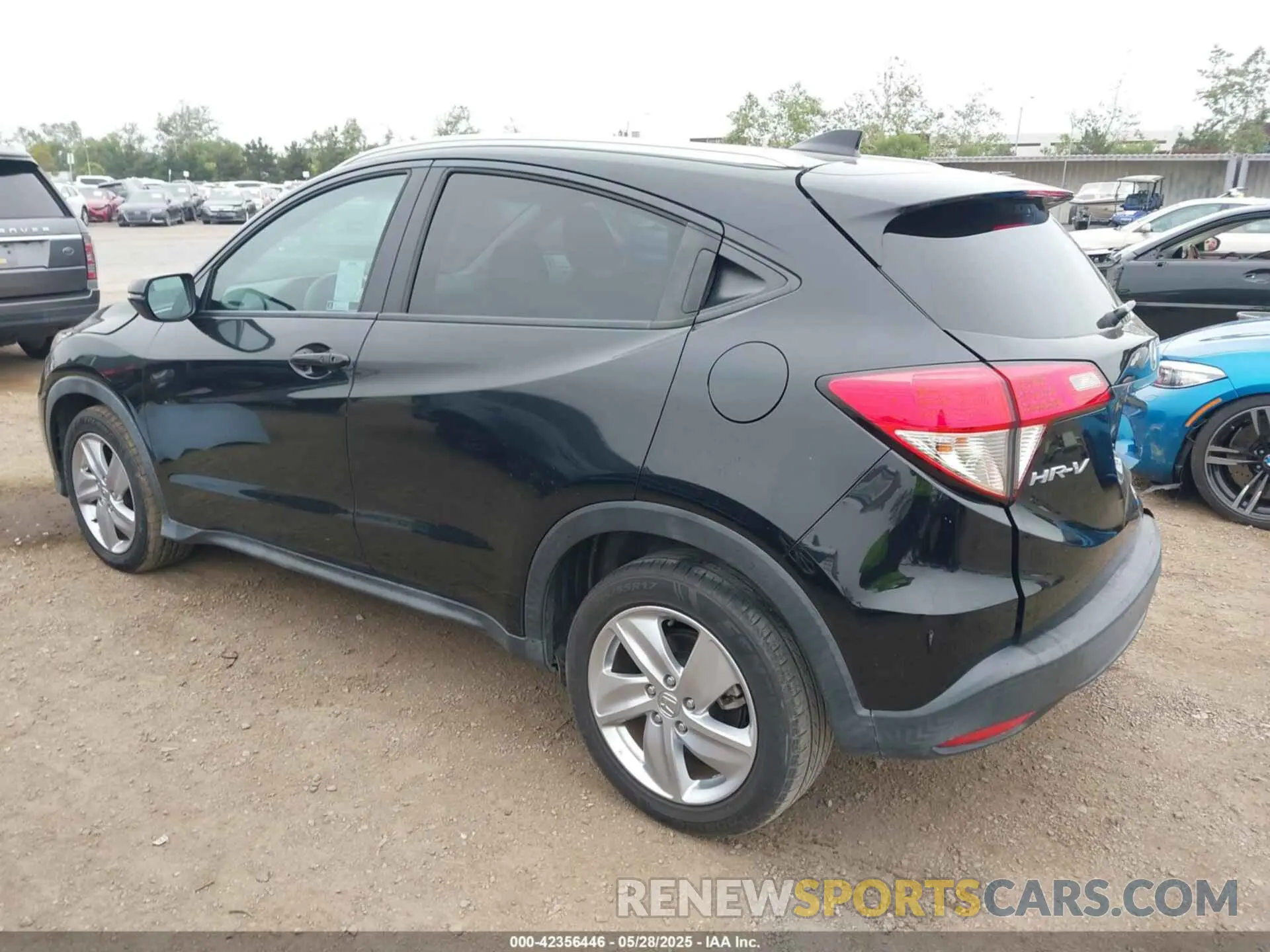 3 Photograph of a damaged car 3CZRU5H58KM723792 HONDA HR-V 2019