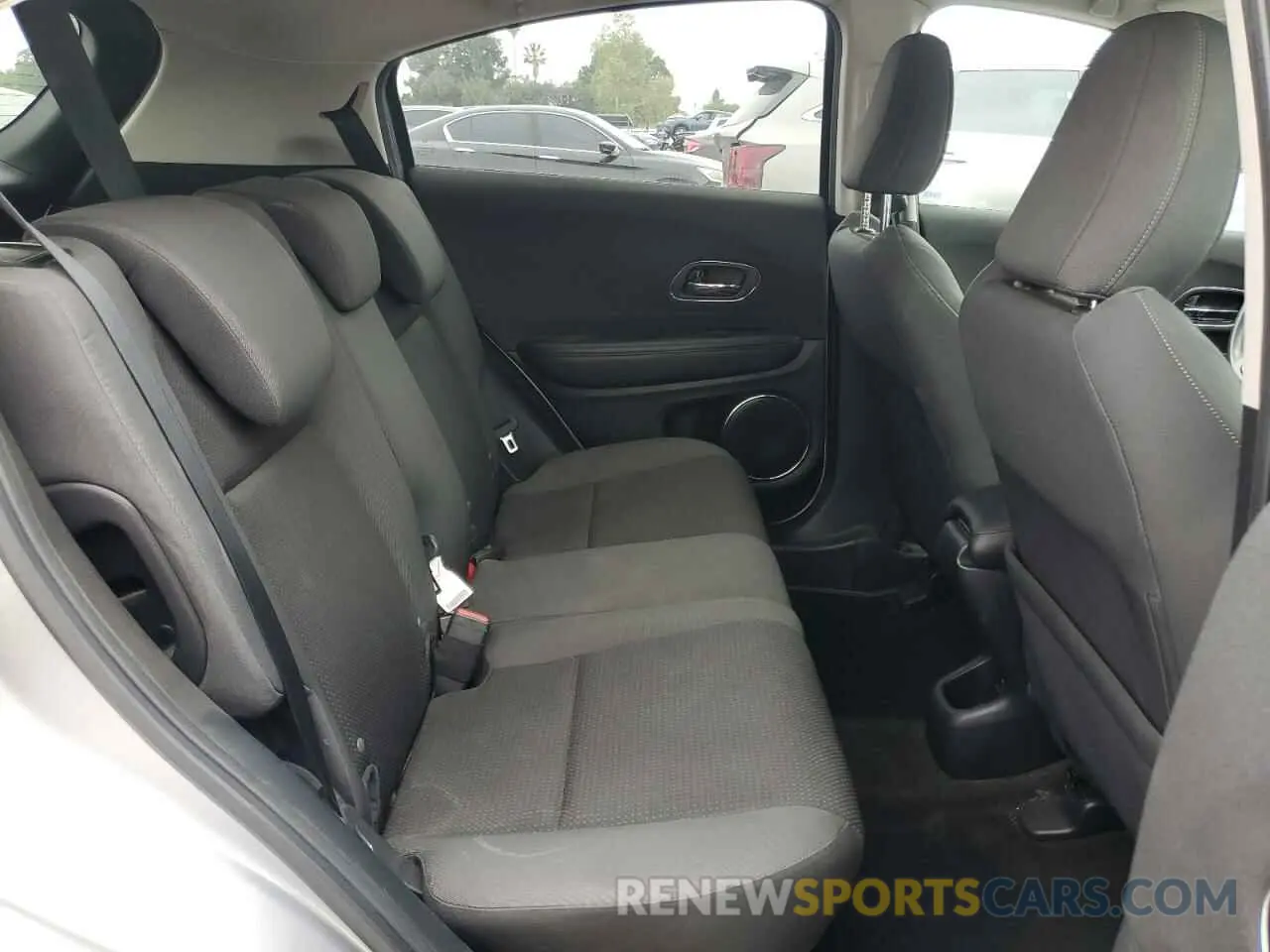 11 Photograph of a damaged car 3CZRU5H58KM728166 HONDA HR-V 2019