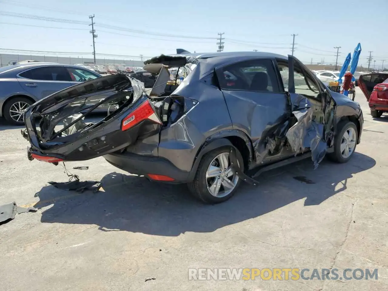 3 Photograph of a damaged car 3CZRU5H58KM728359 HONDA HR-V 2019