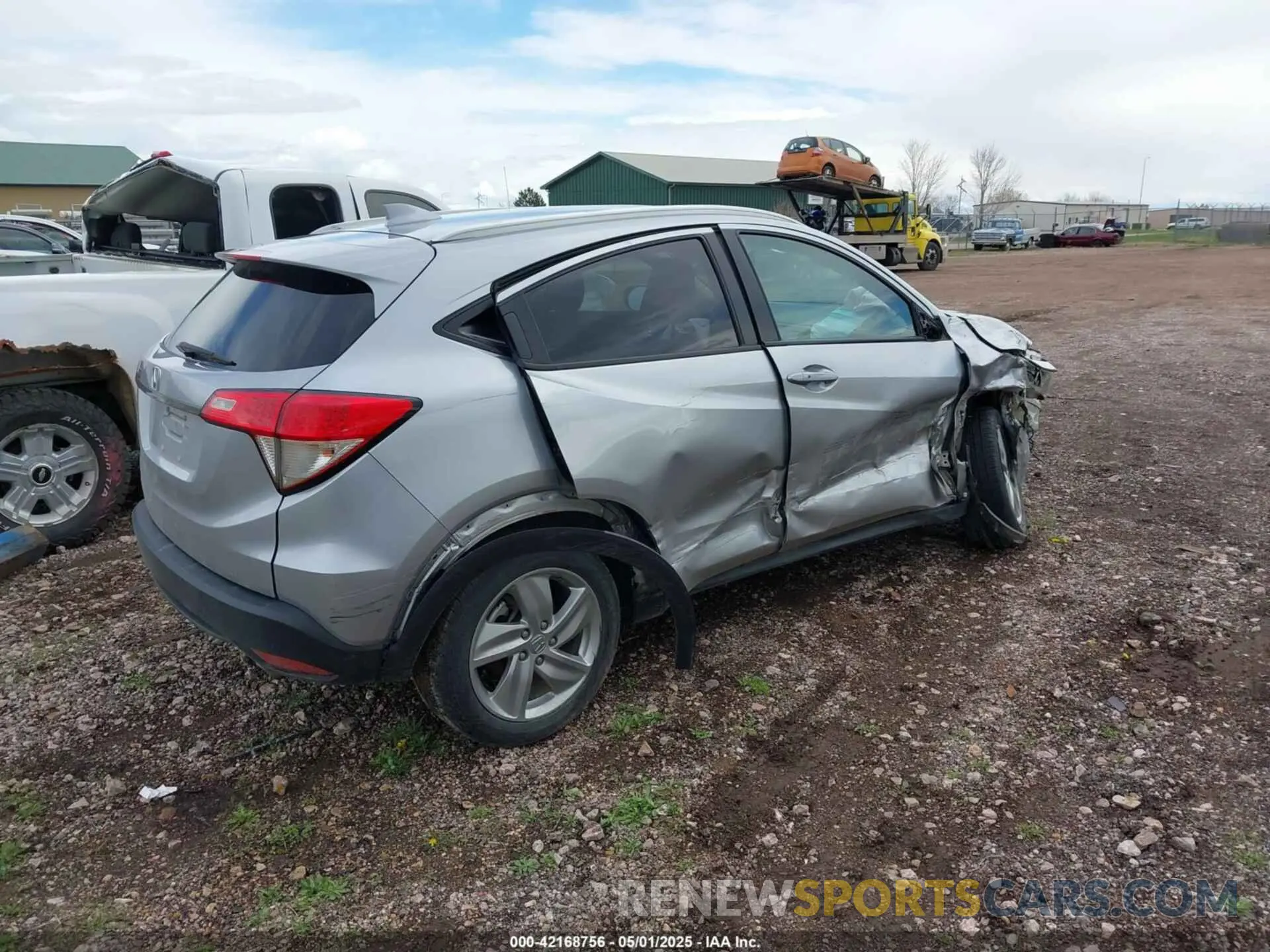 4 Photograph of a damaged car 3CZRU5H5XKM710638 HONDA HR-V 2019
