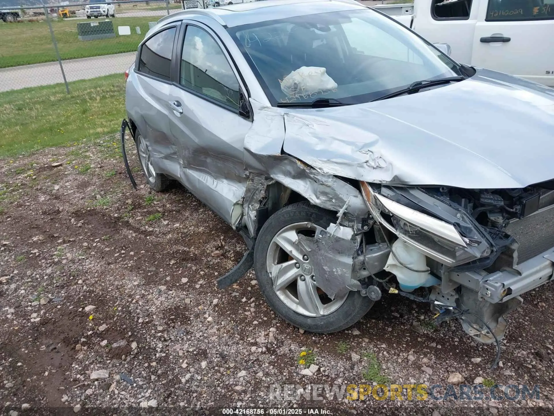 6 Photograph of a damaged car 3CZRU5H5XKM710638 HONDA HR-V 2019