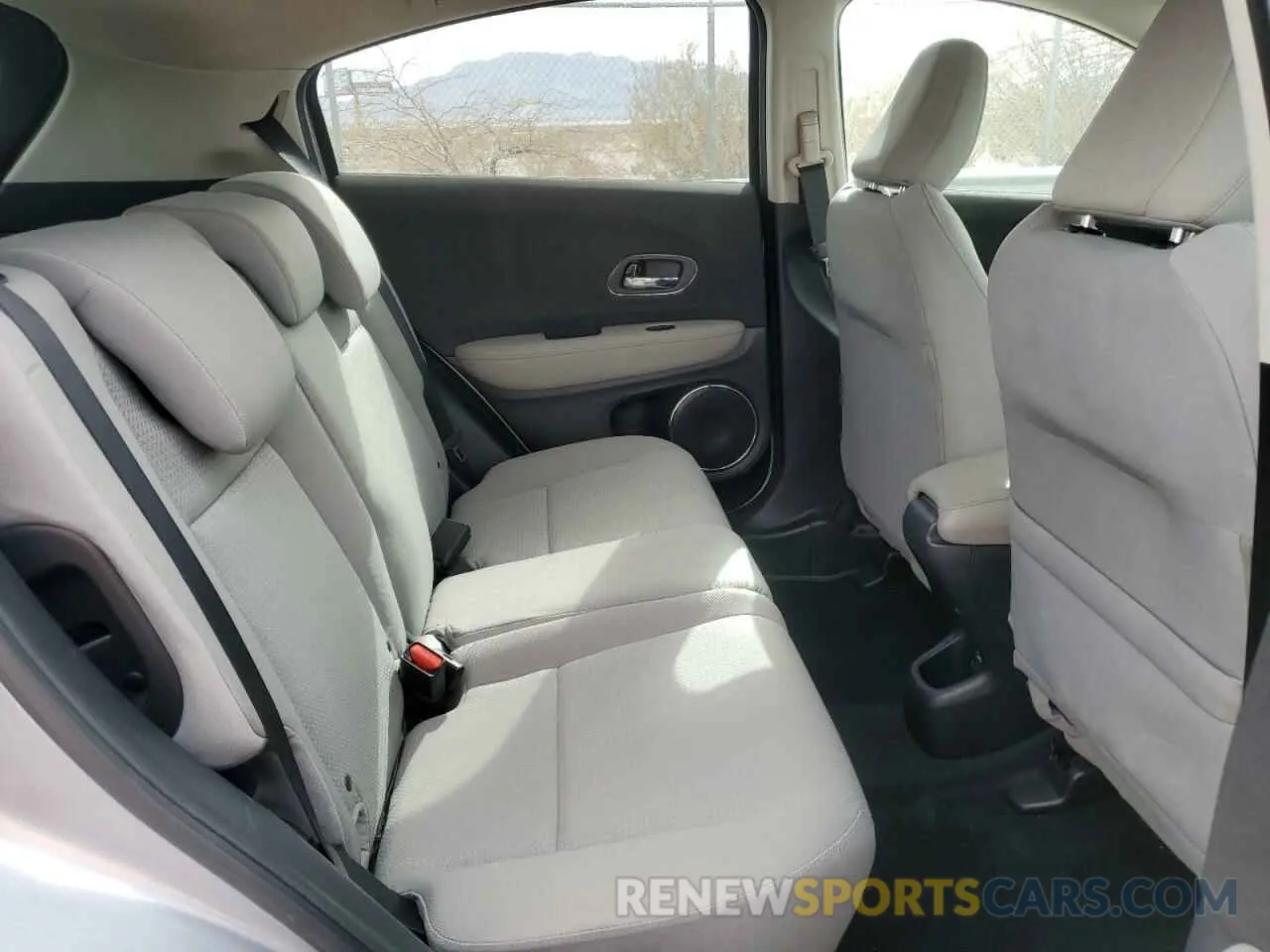 11 Photograph of a damaged car 3CZRU5H5XKM729996 HONDA HR-V 2019